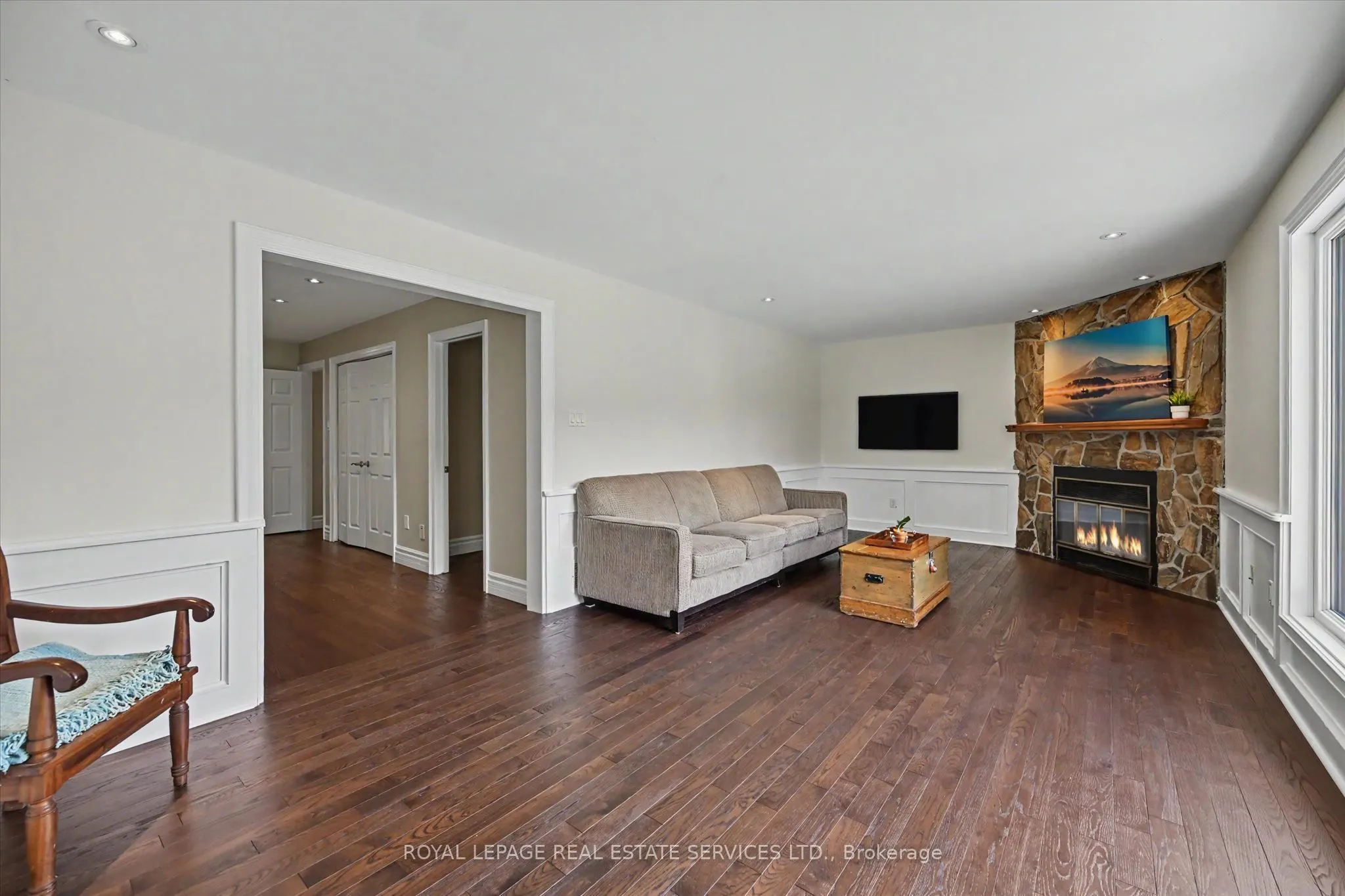 1170 Giles Gate