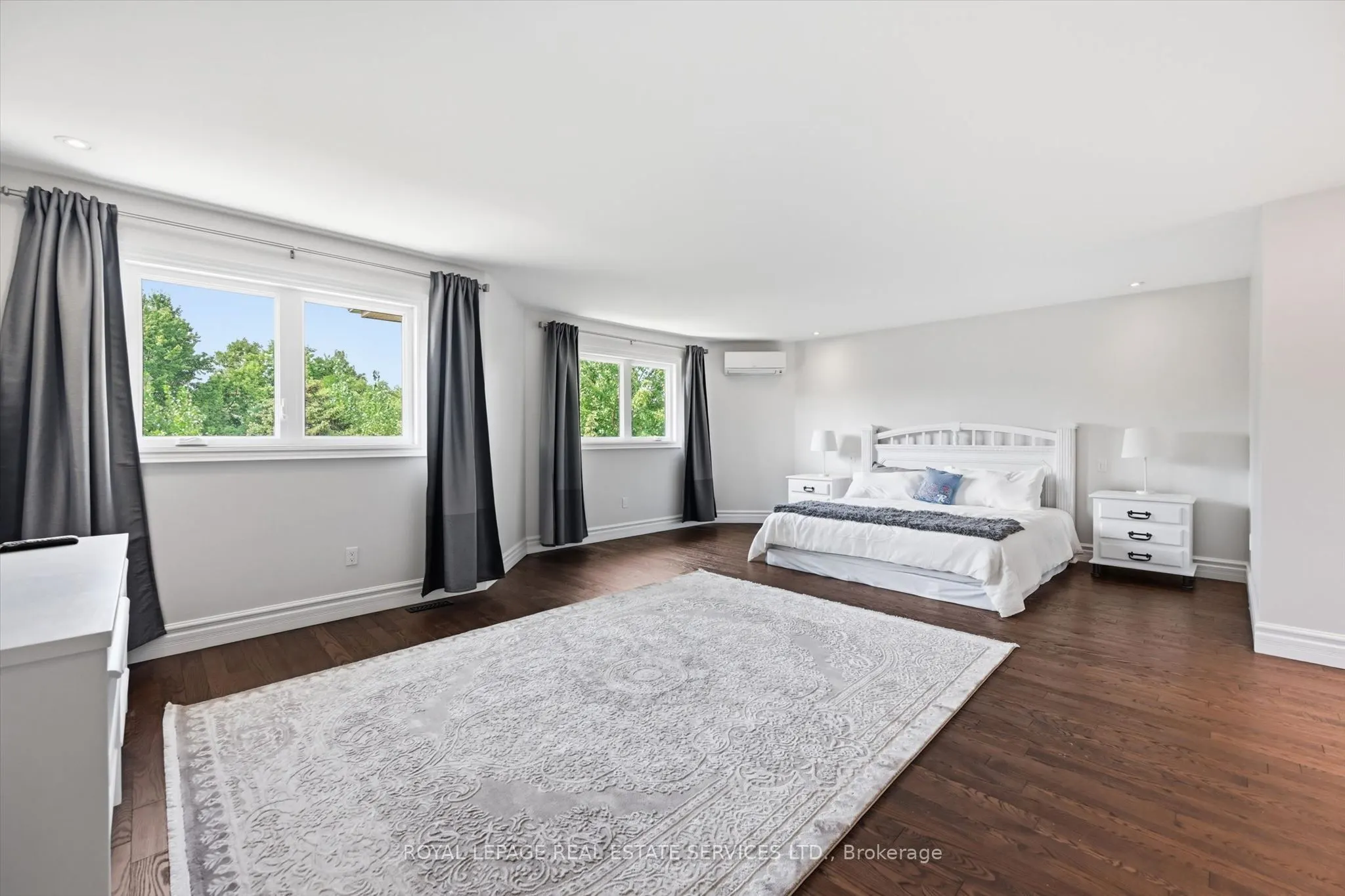 1170 Giles Gate