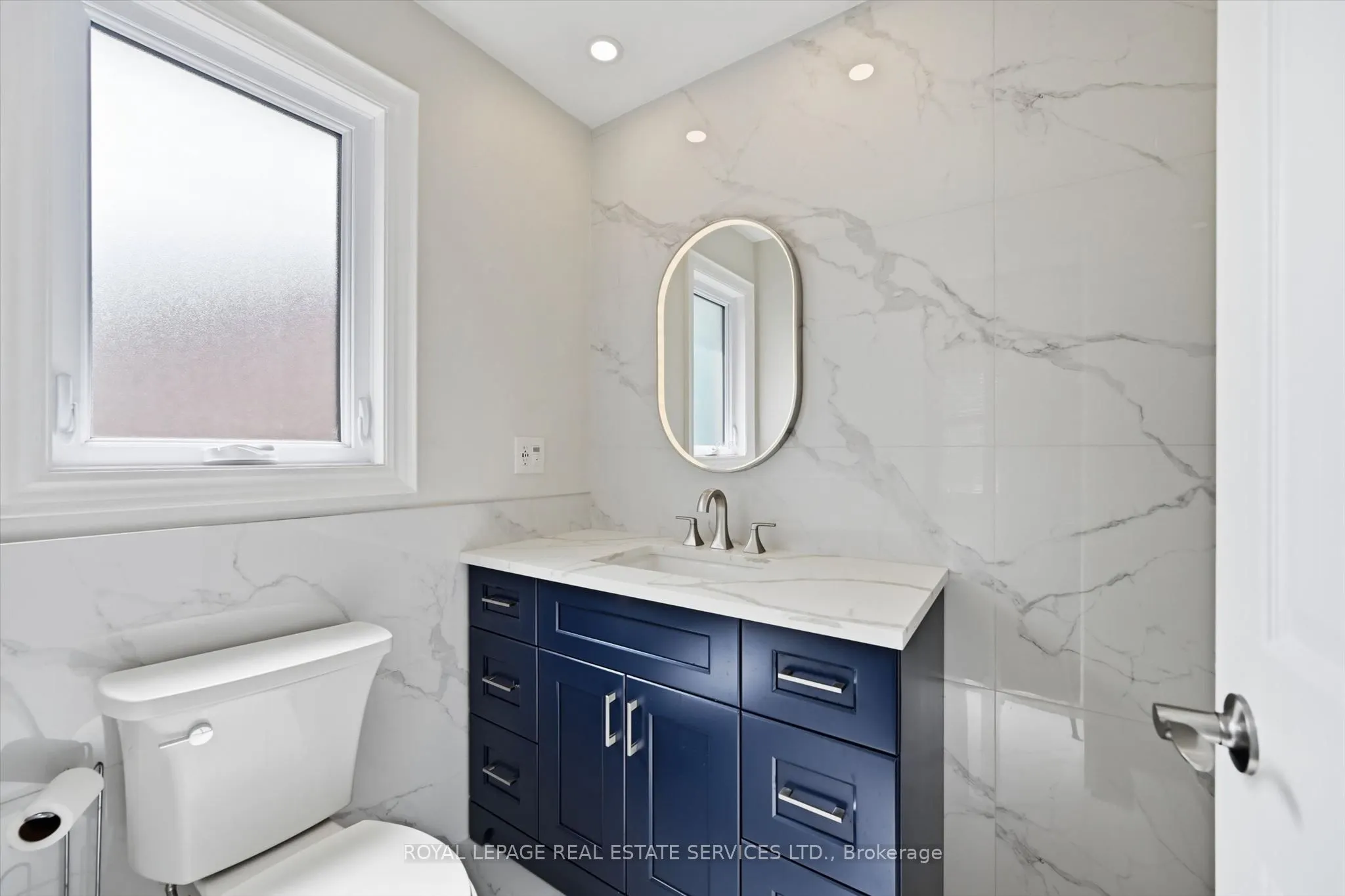 1170 Giles Gate