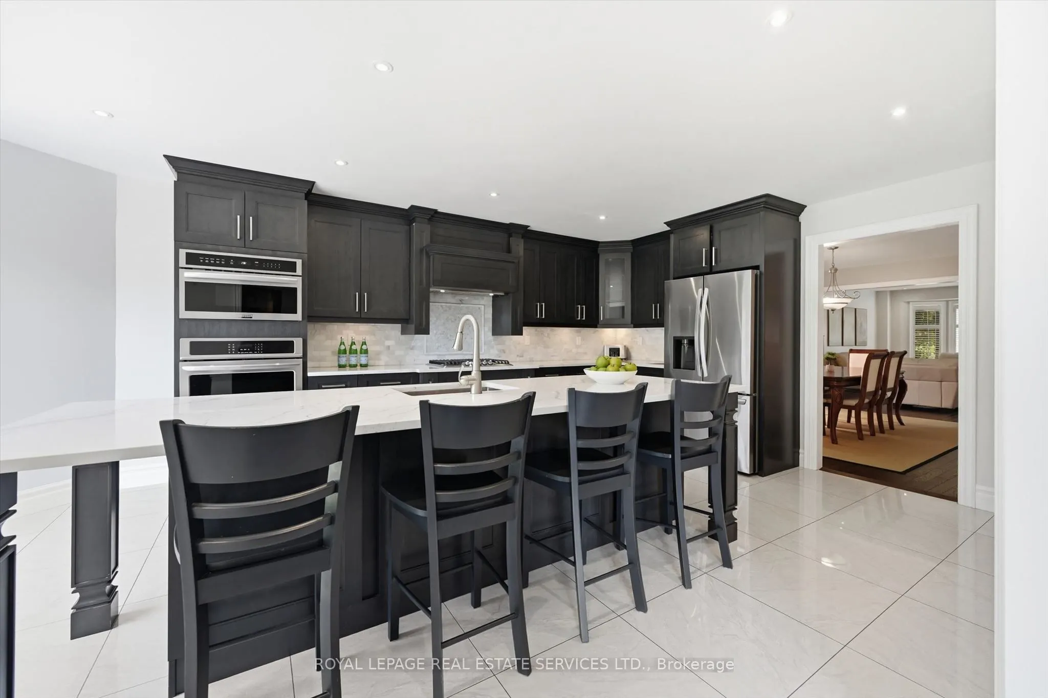 1170 Giles Gate