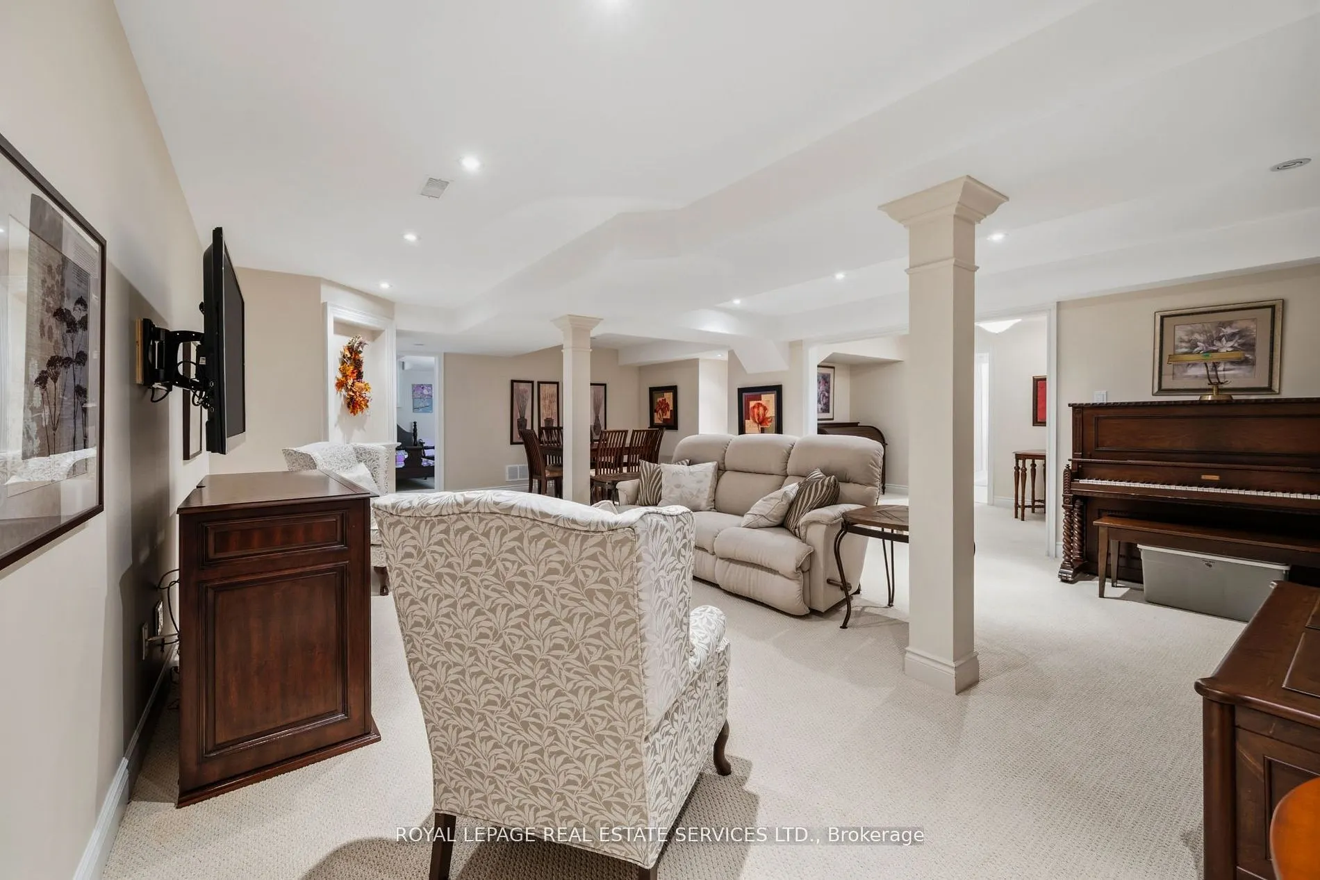 2130 Dickson Road #10