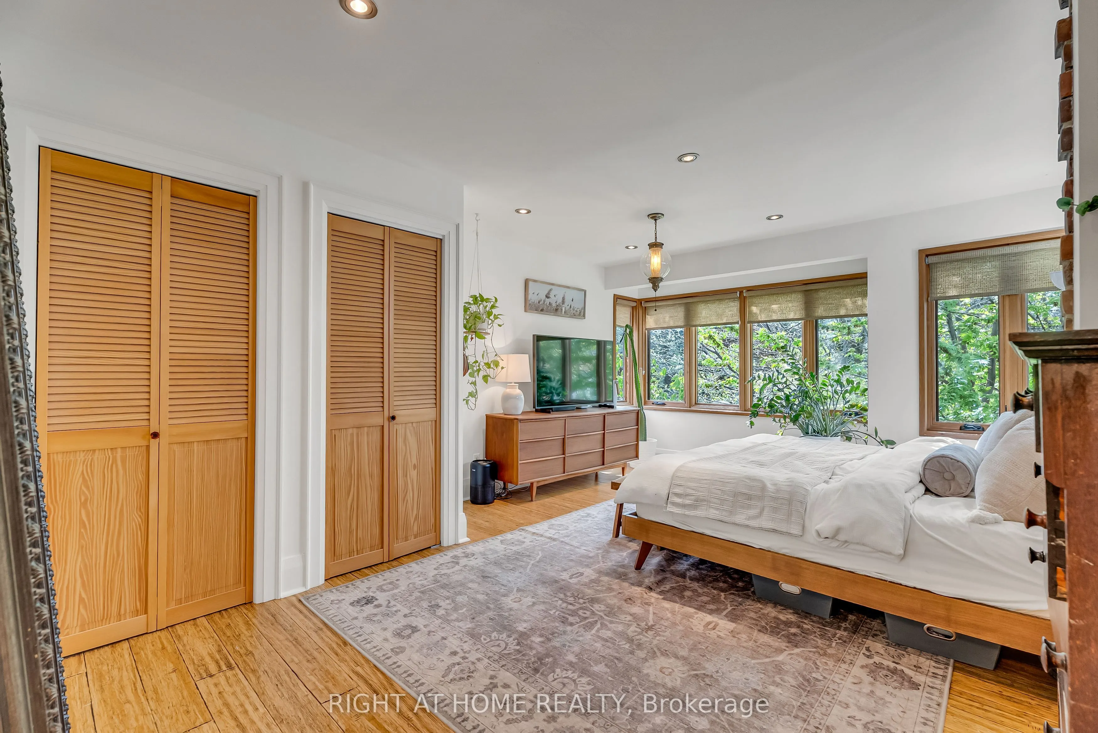 118 Lansdowne Avenue