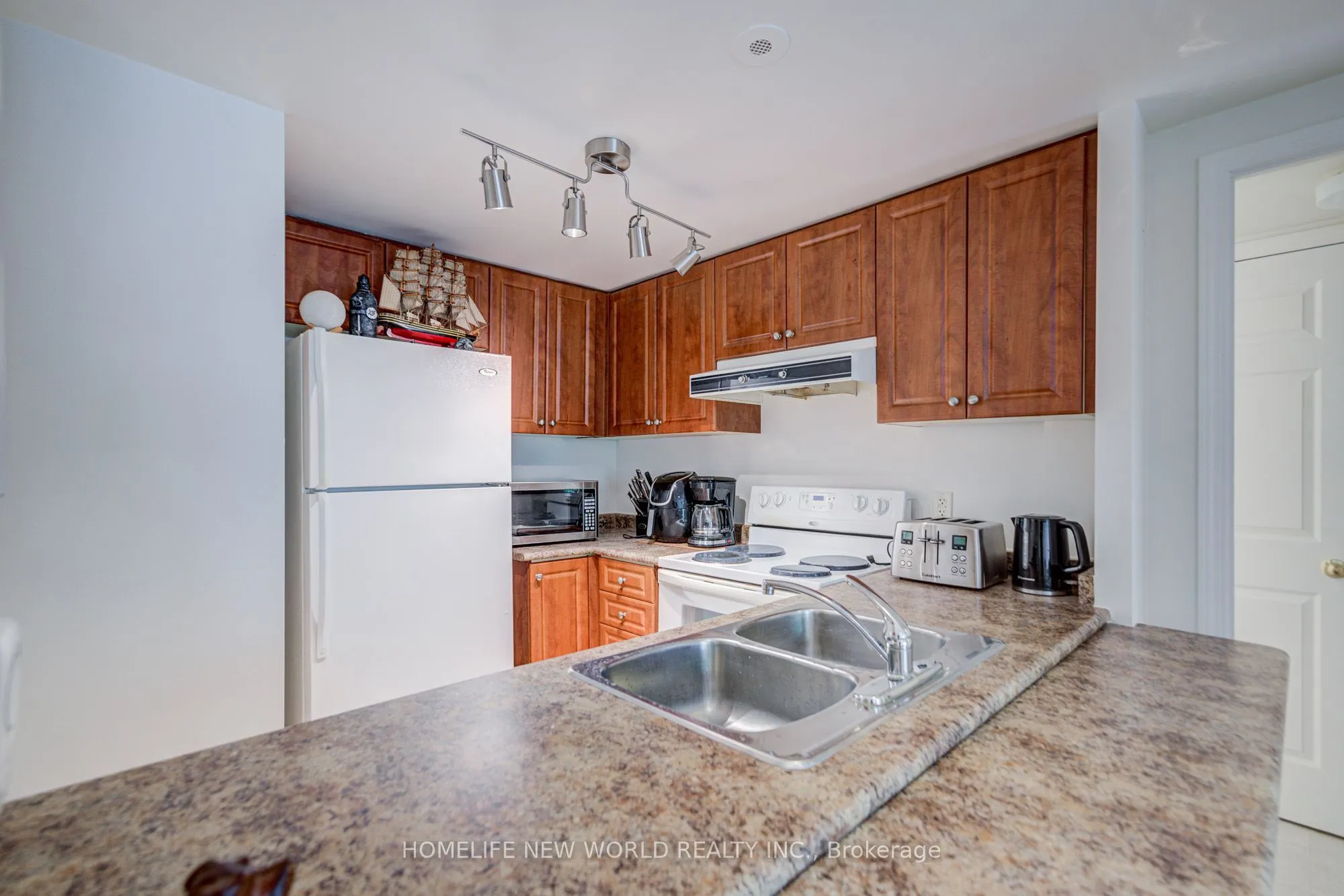 3045 Finch Avenue W #2087