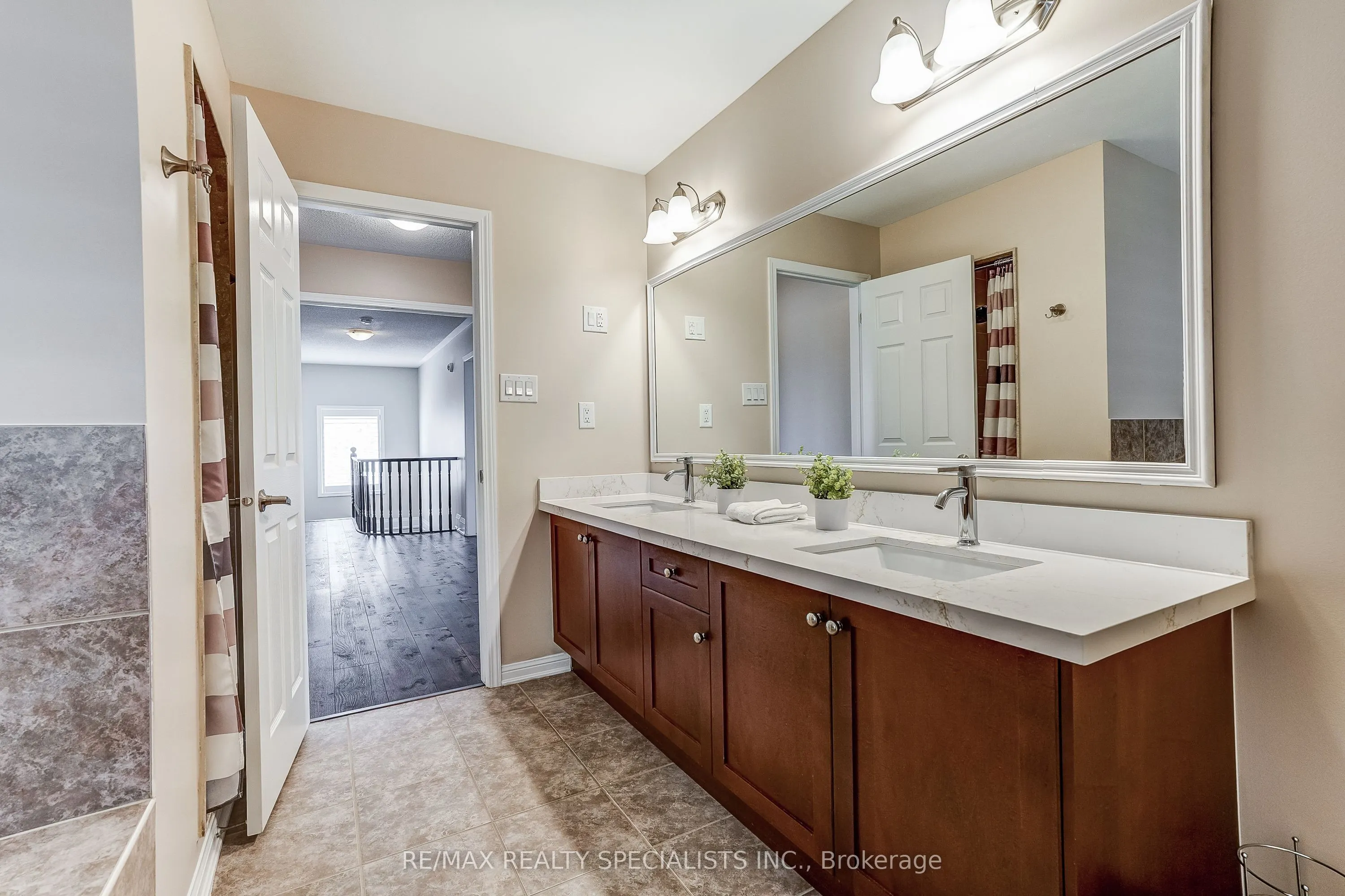 496 Cusick Circle