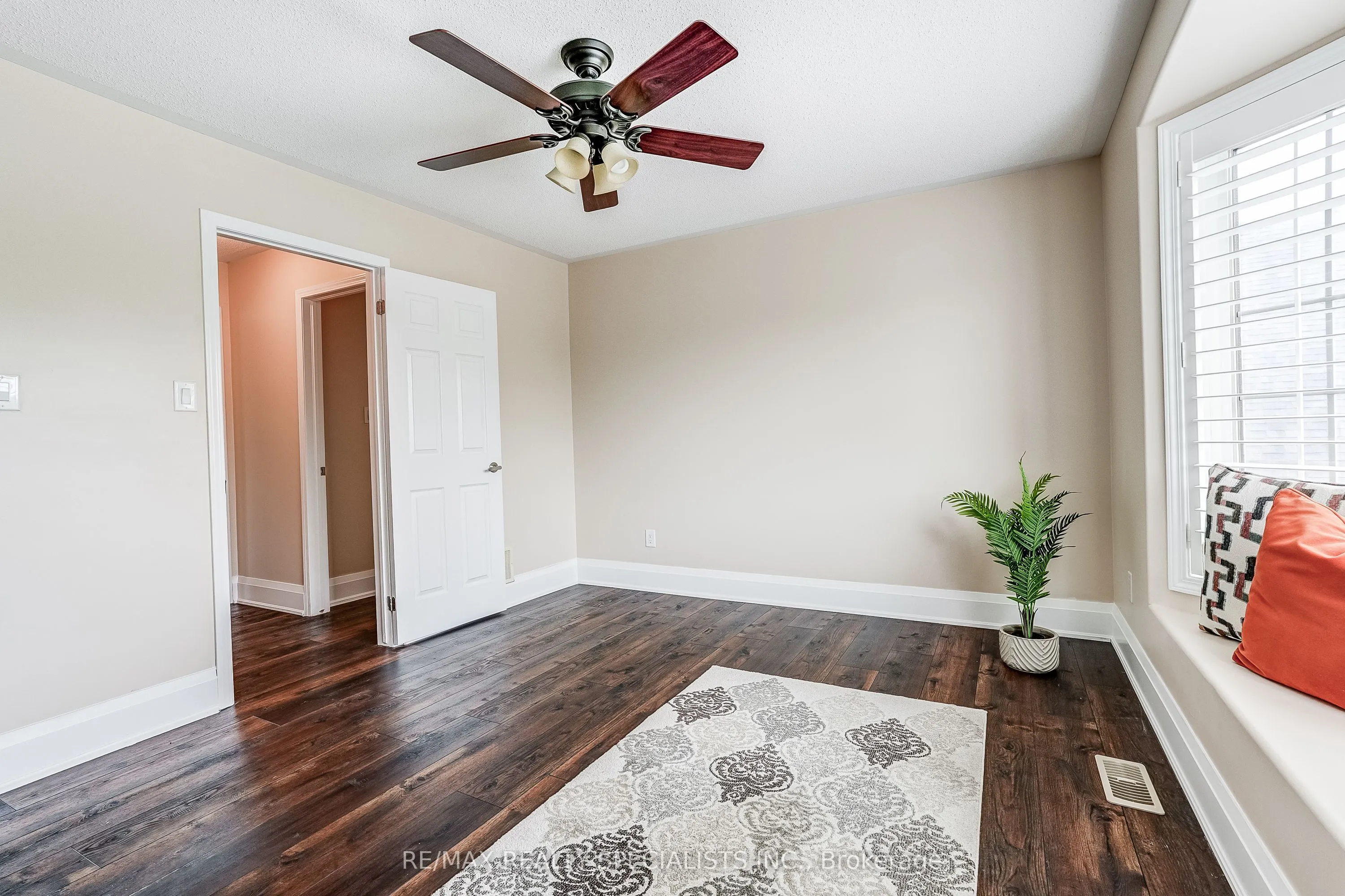 496 Cusick Circle