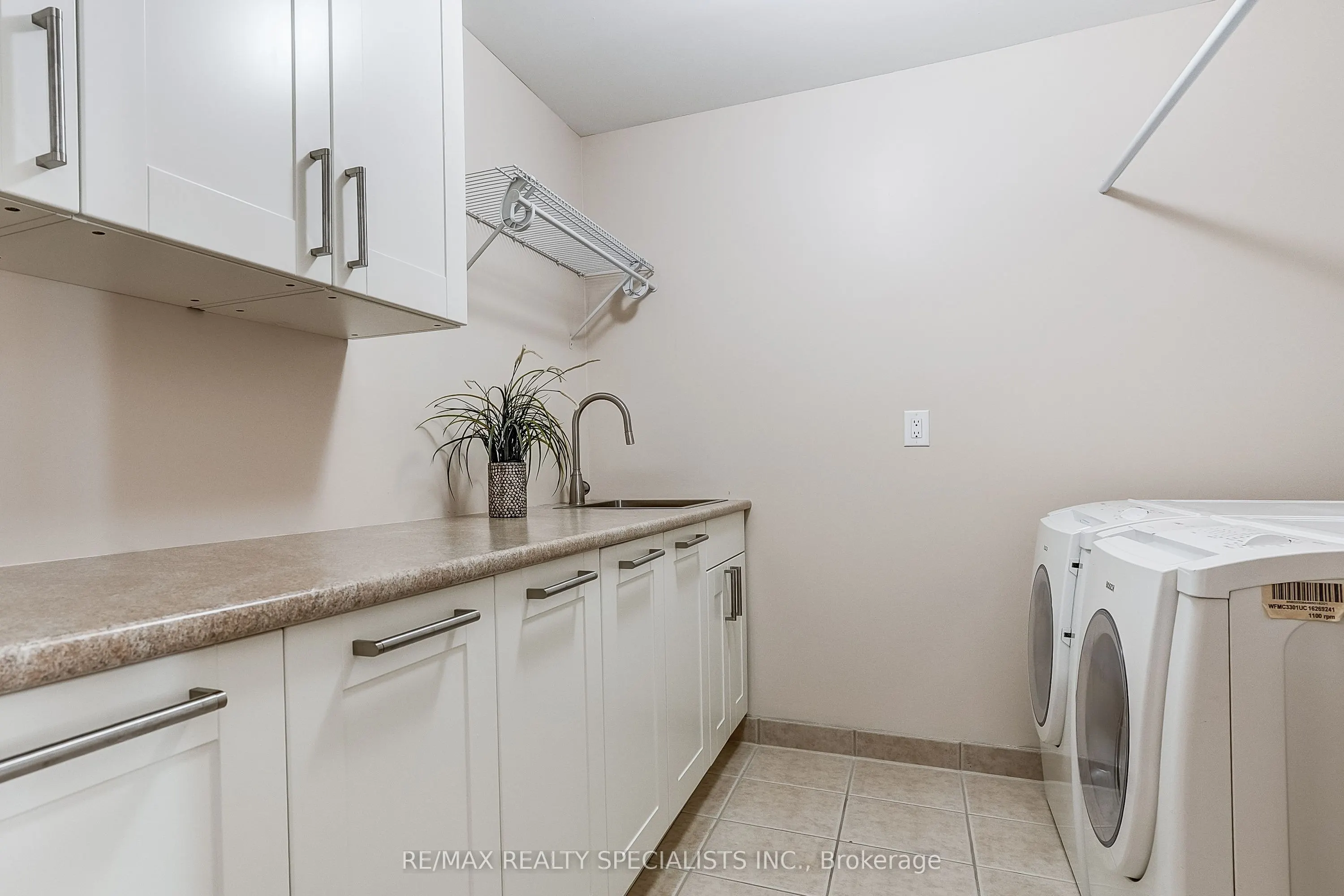 496 Cusick Circle