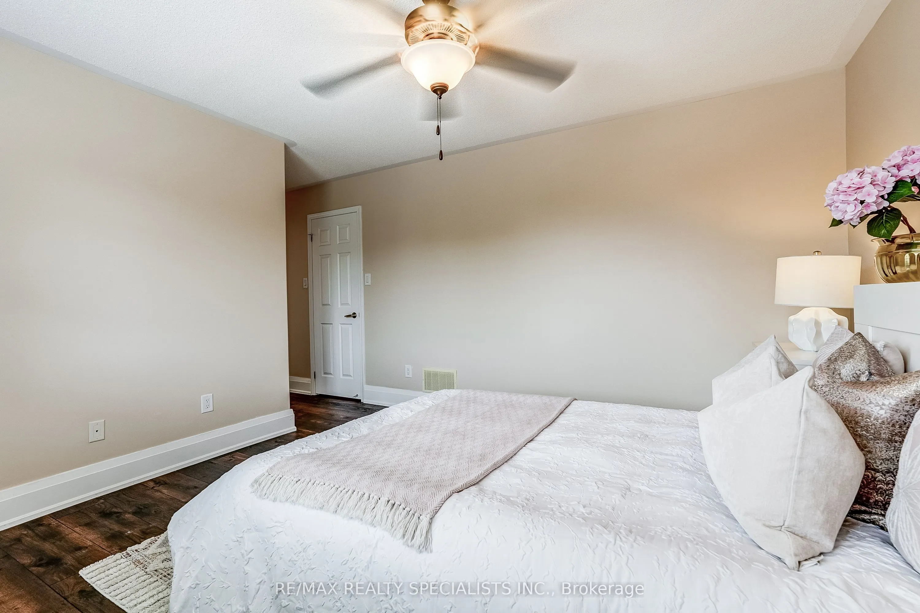 496 Cusick Circle