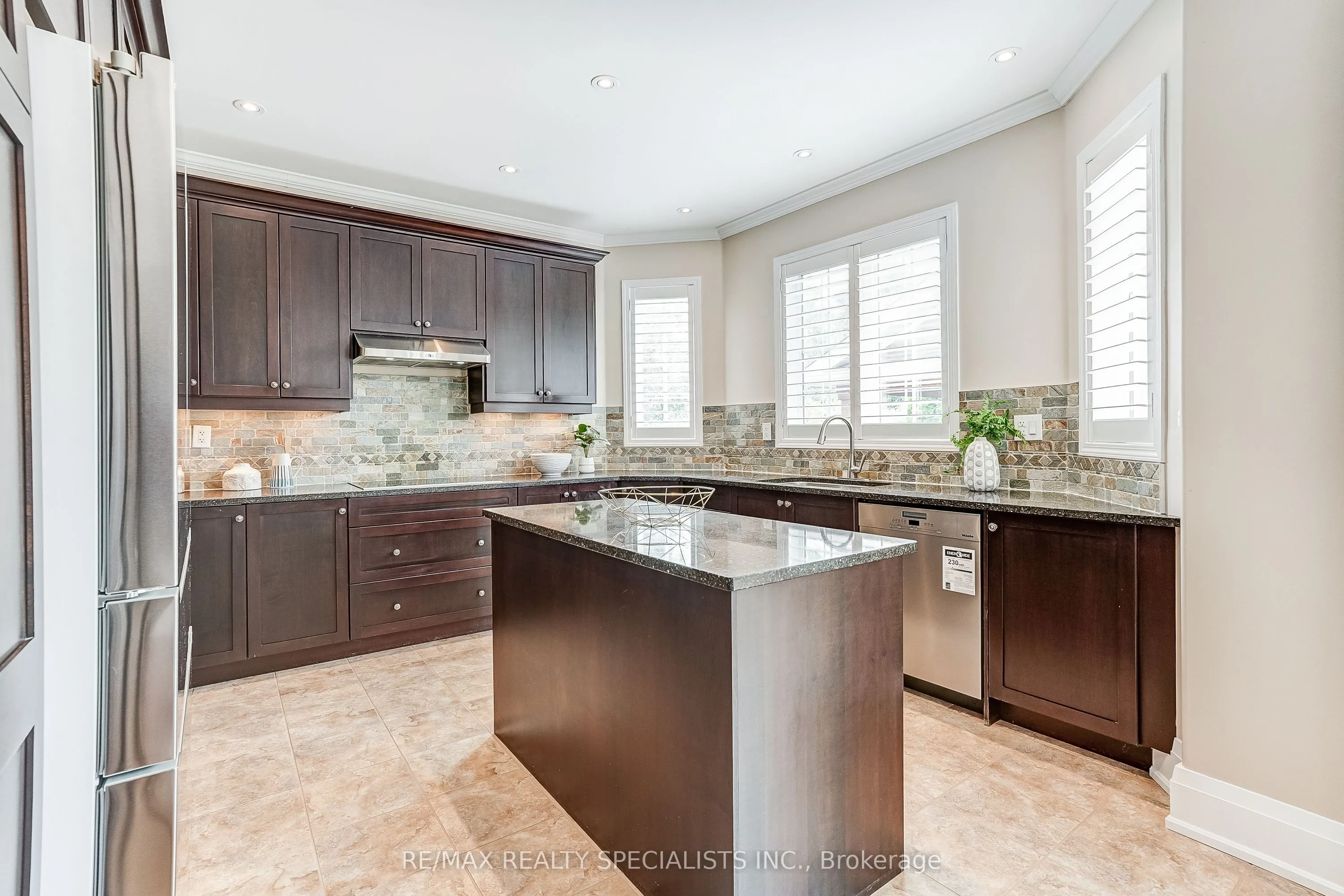 496 Cusick Circle