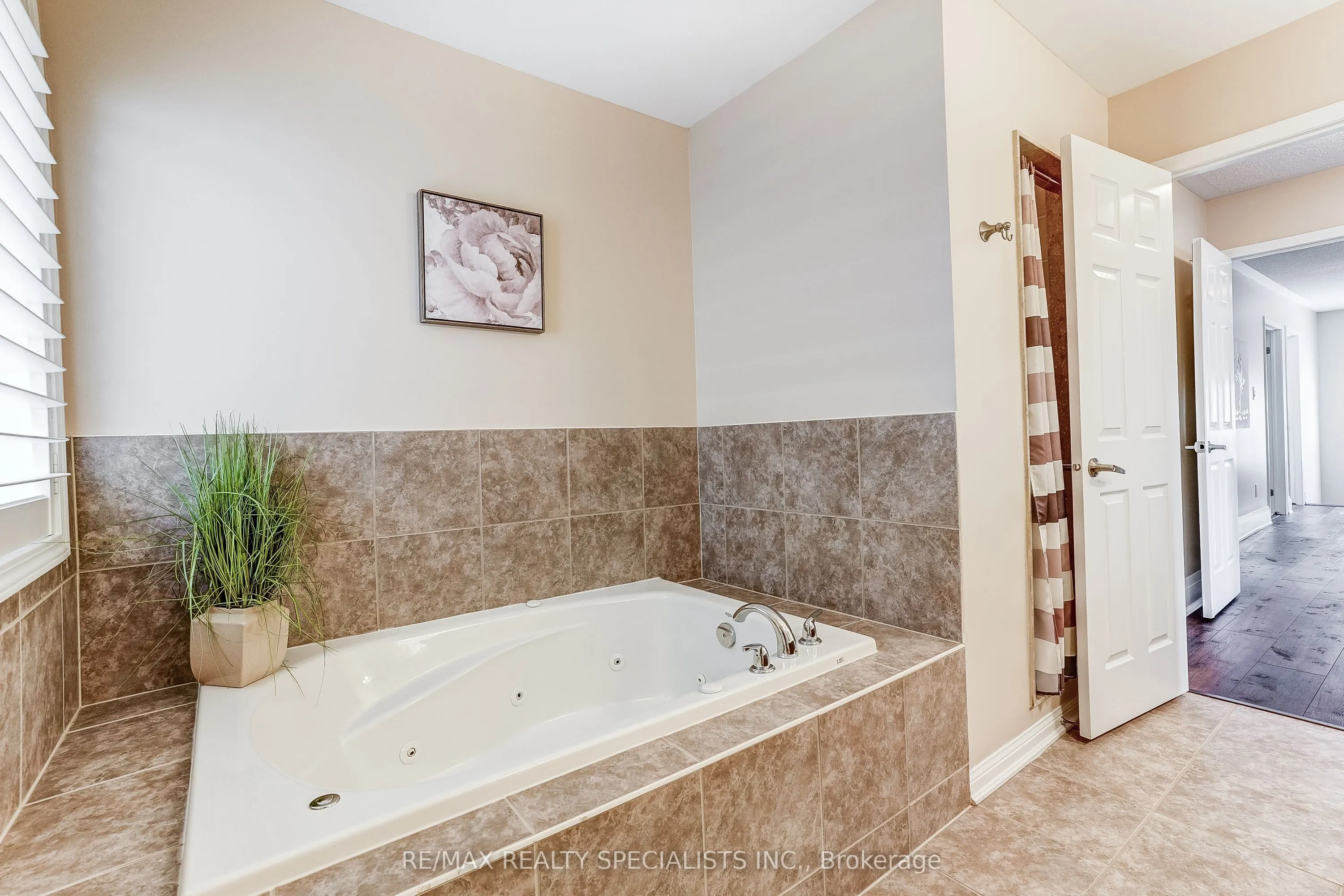 496 Cusick Circle