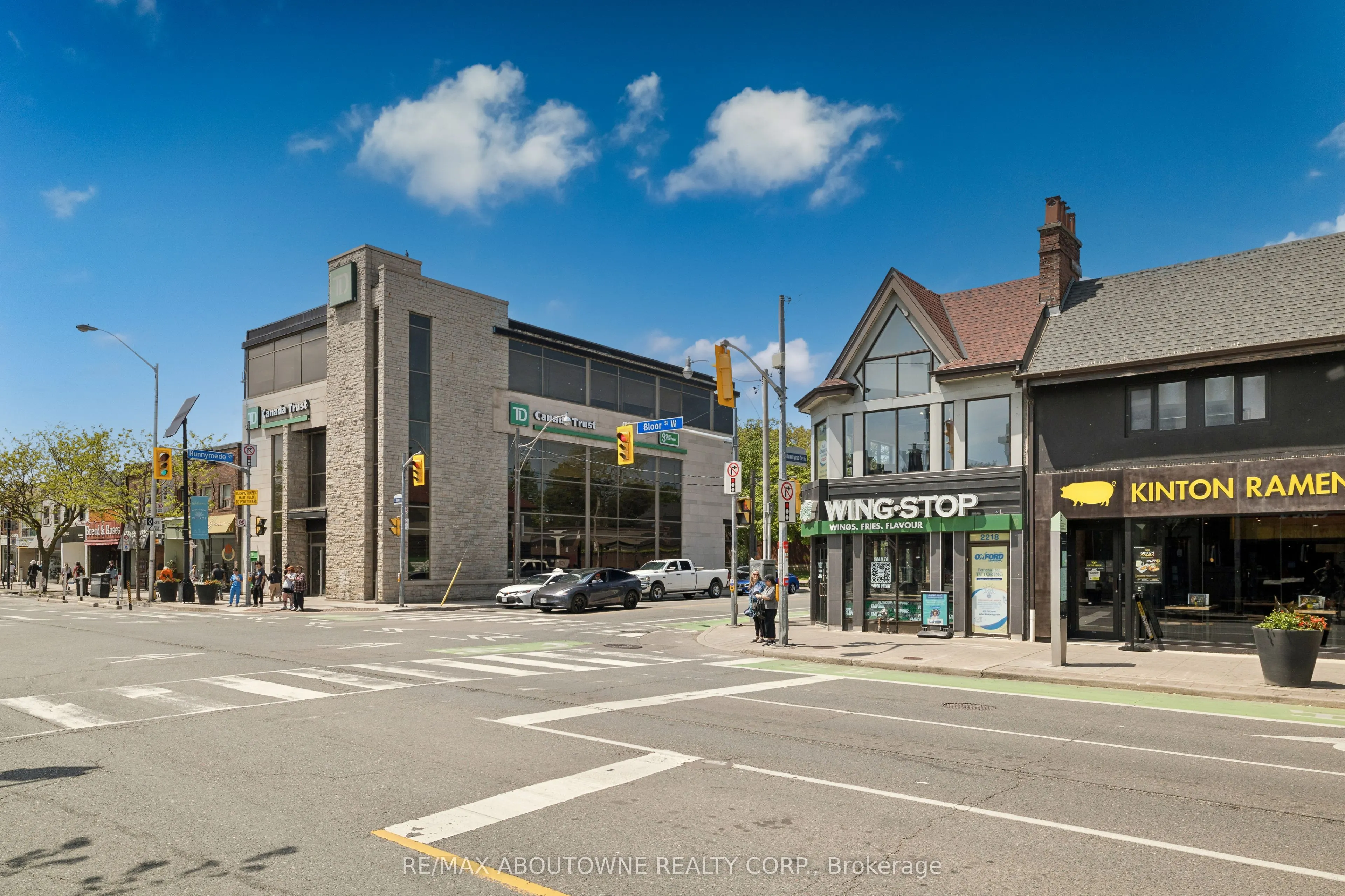 2218 Bloor Street W