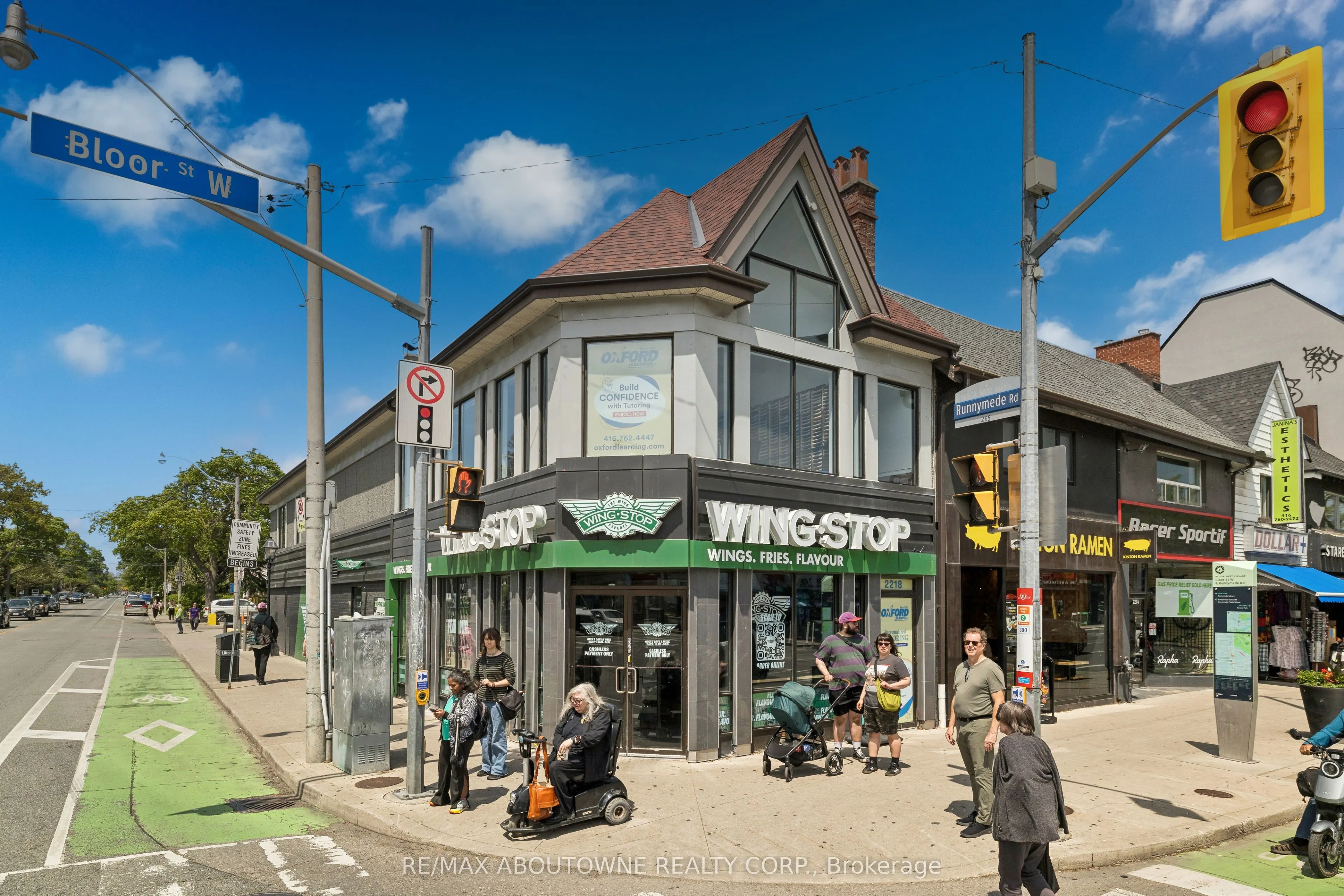 2218 Bloor Street W