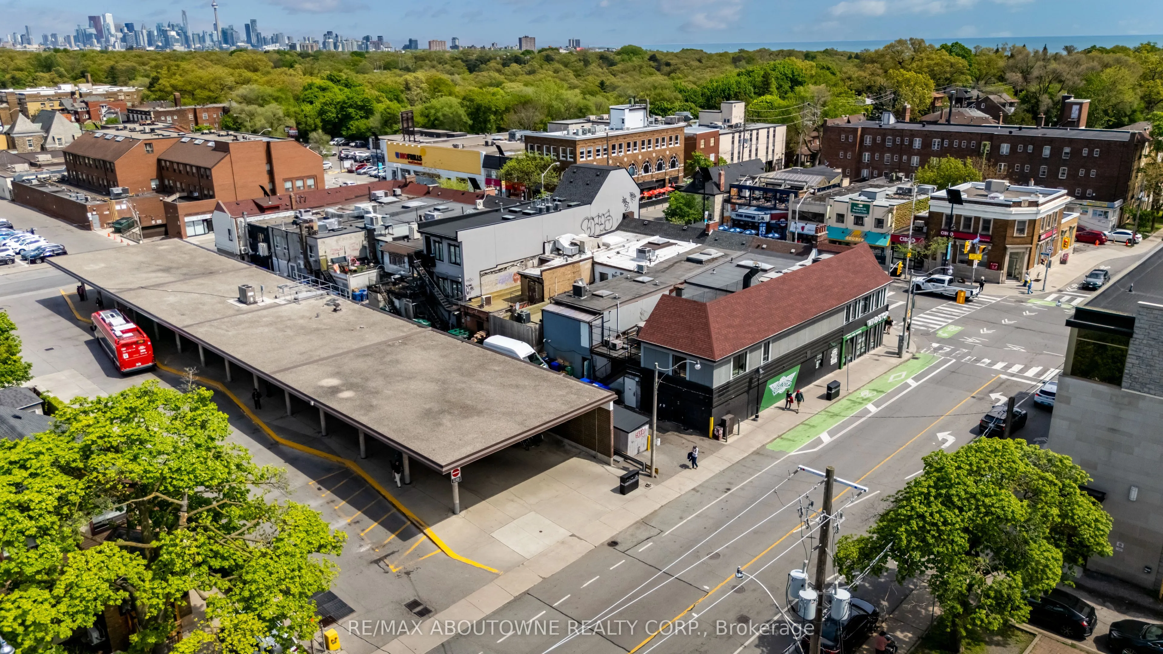 2218 Bloor Street W
