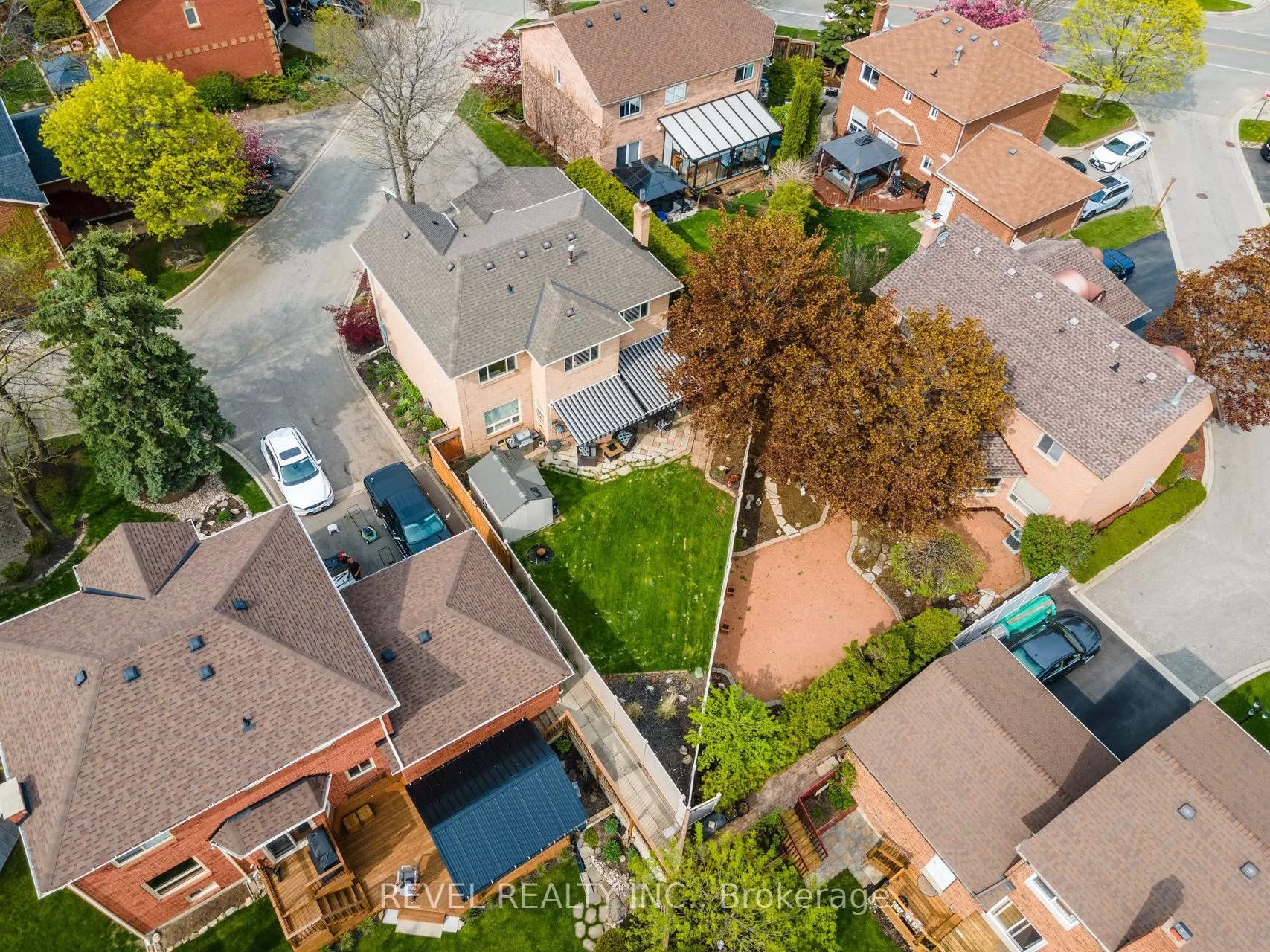 6624 Mockingbird Lane
