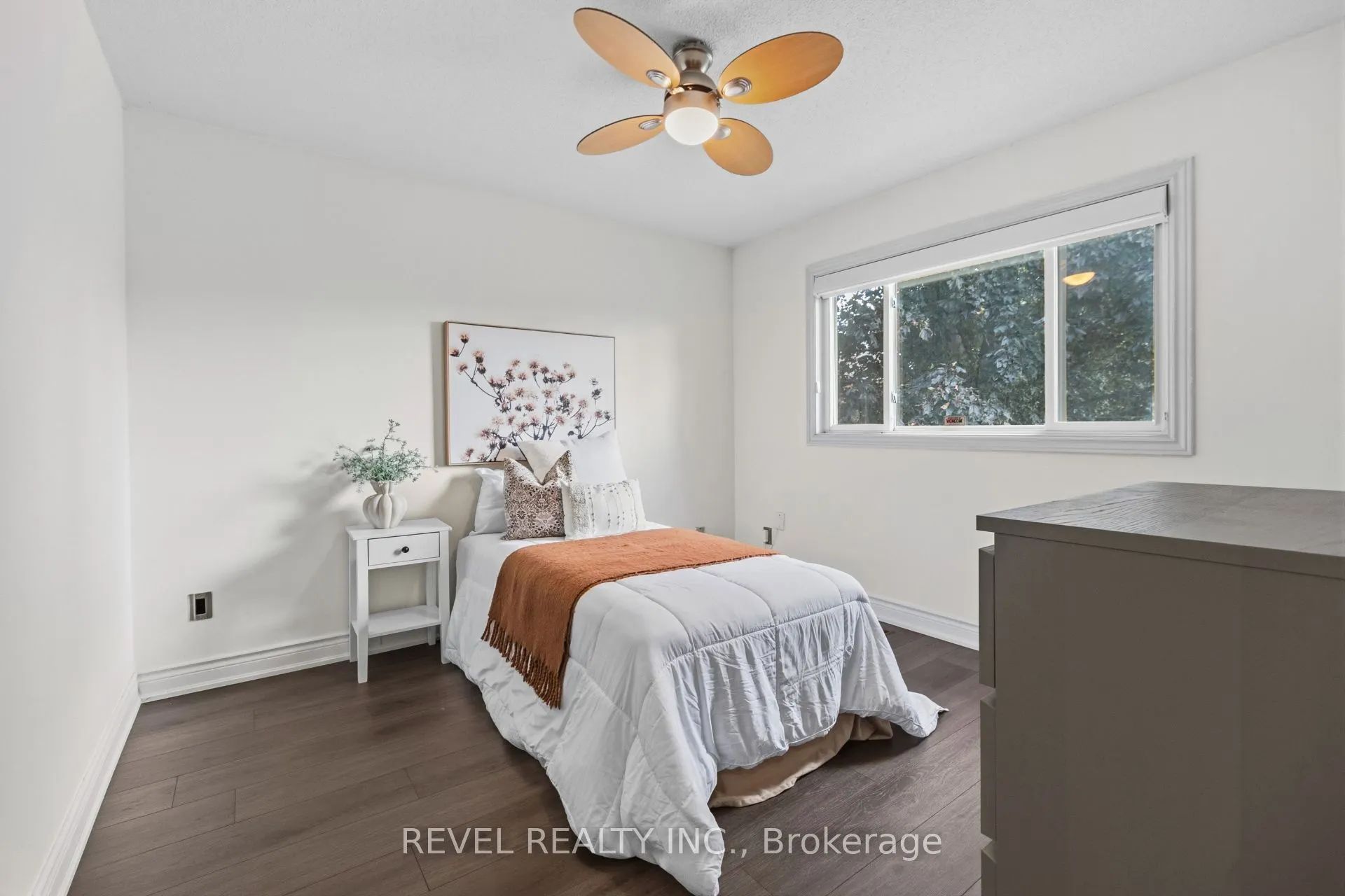 6624 Mockingbird Lane