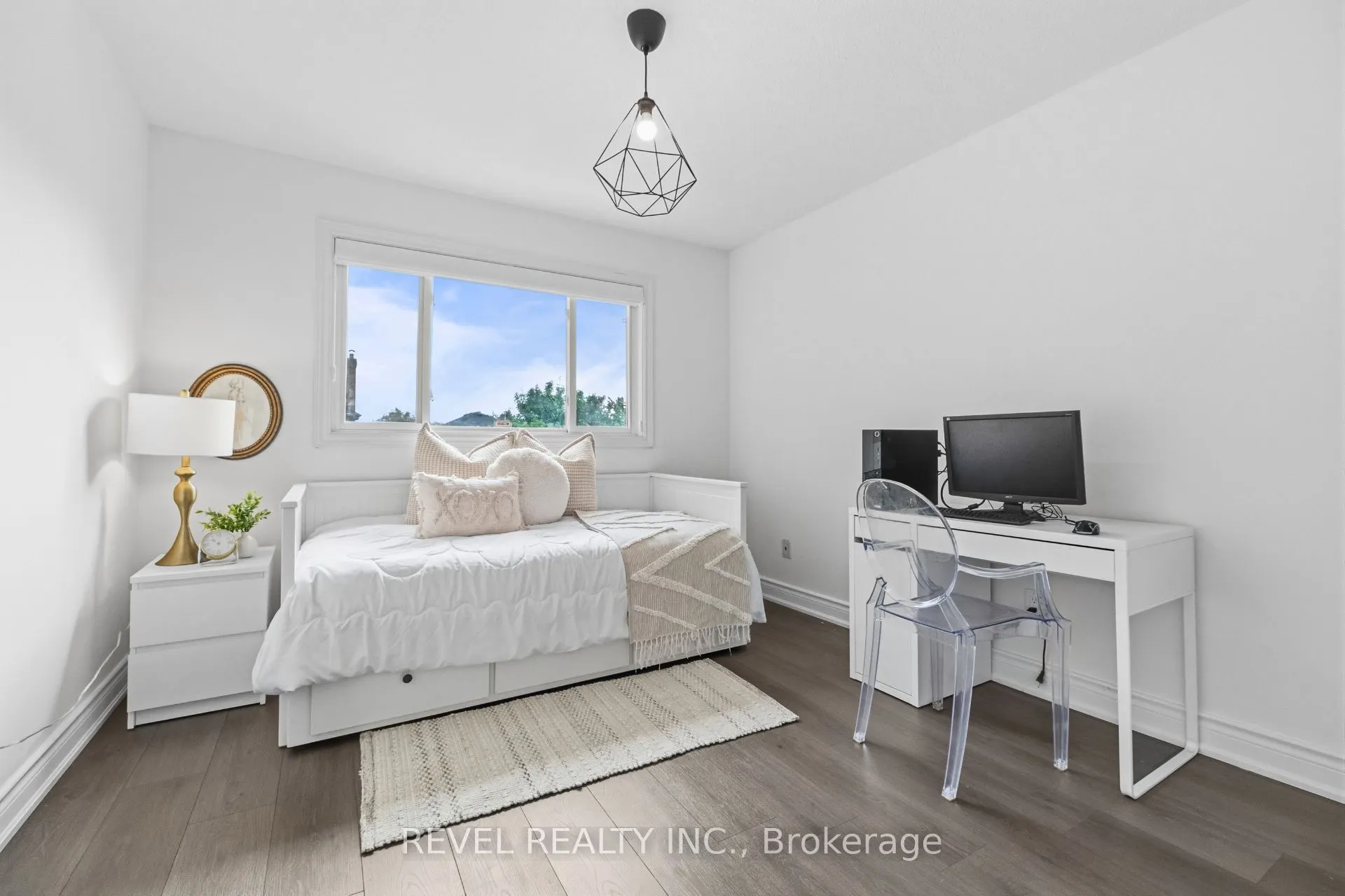 6624 Mockingbird Lane