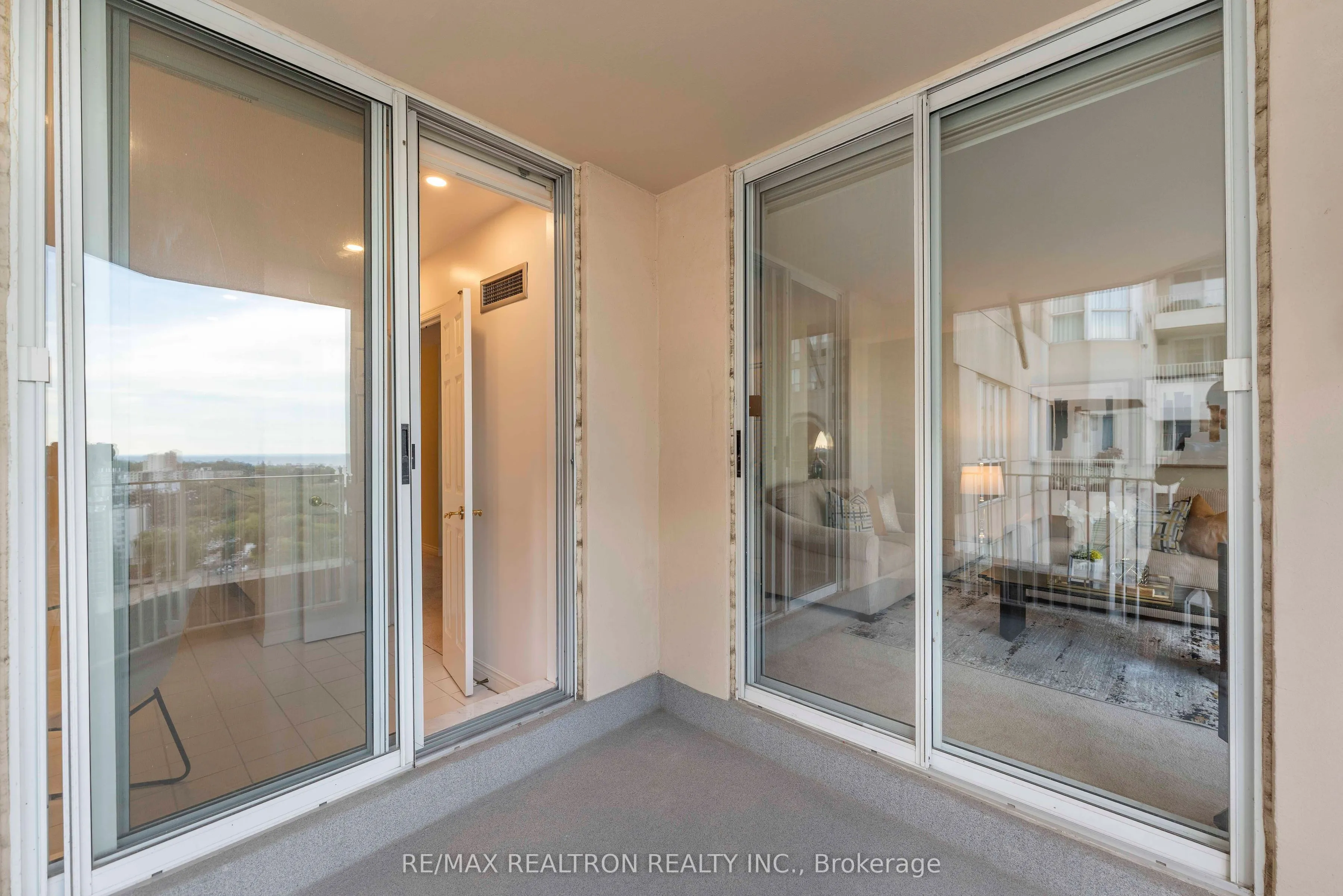 2287 Lake Shore Boulevard W #1402