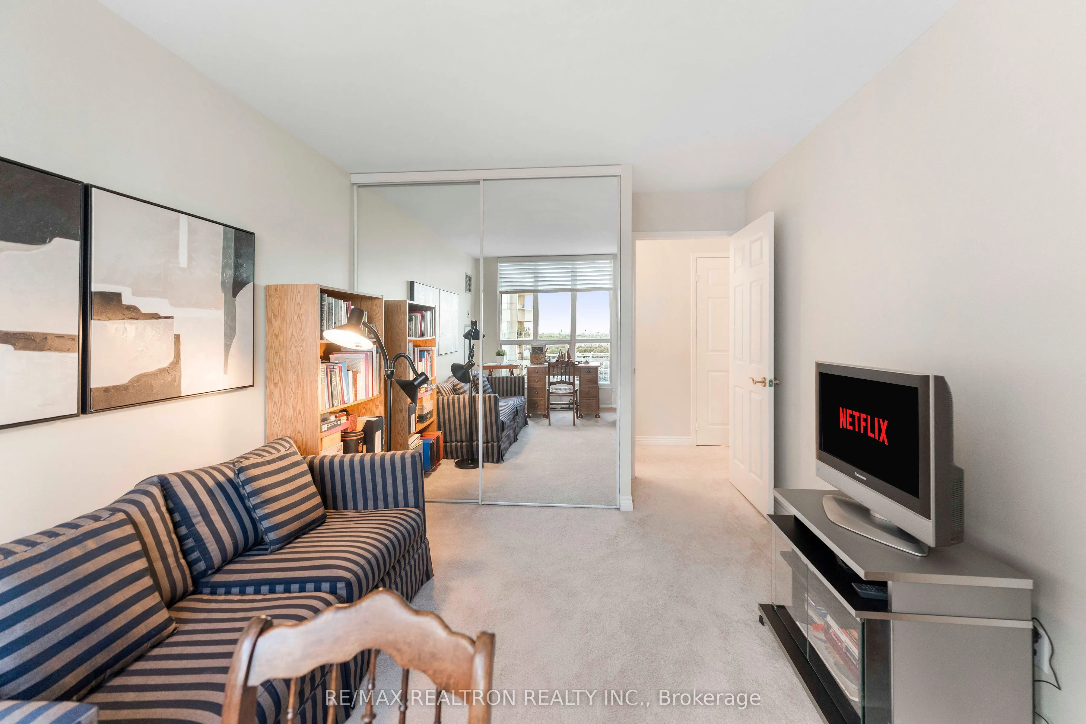 2287 Lake Shore Boulevard W #1402