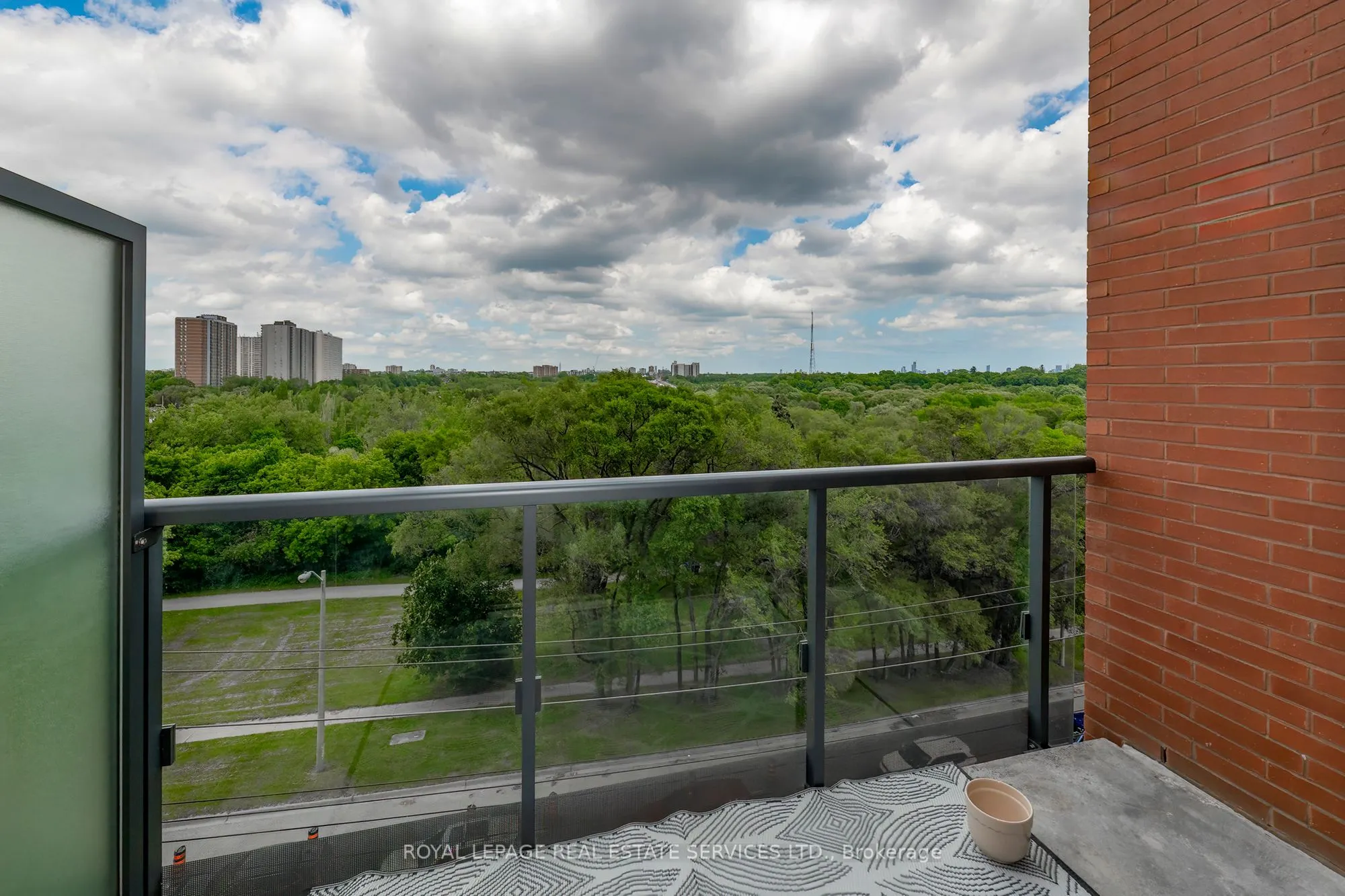 35 Fontenay Court #505