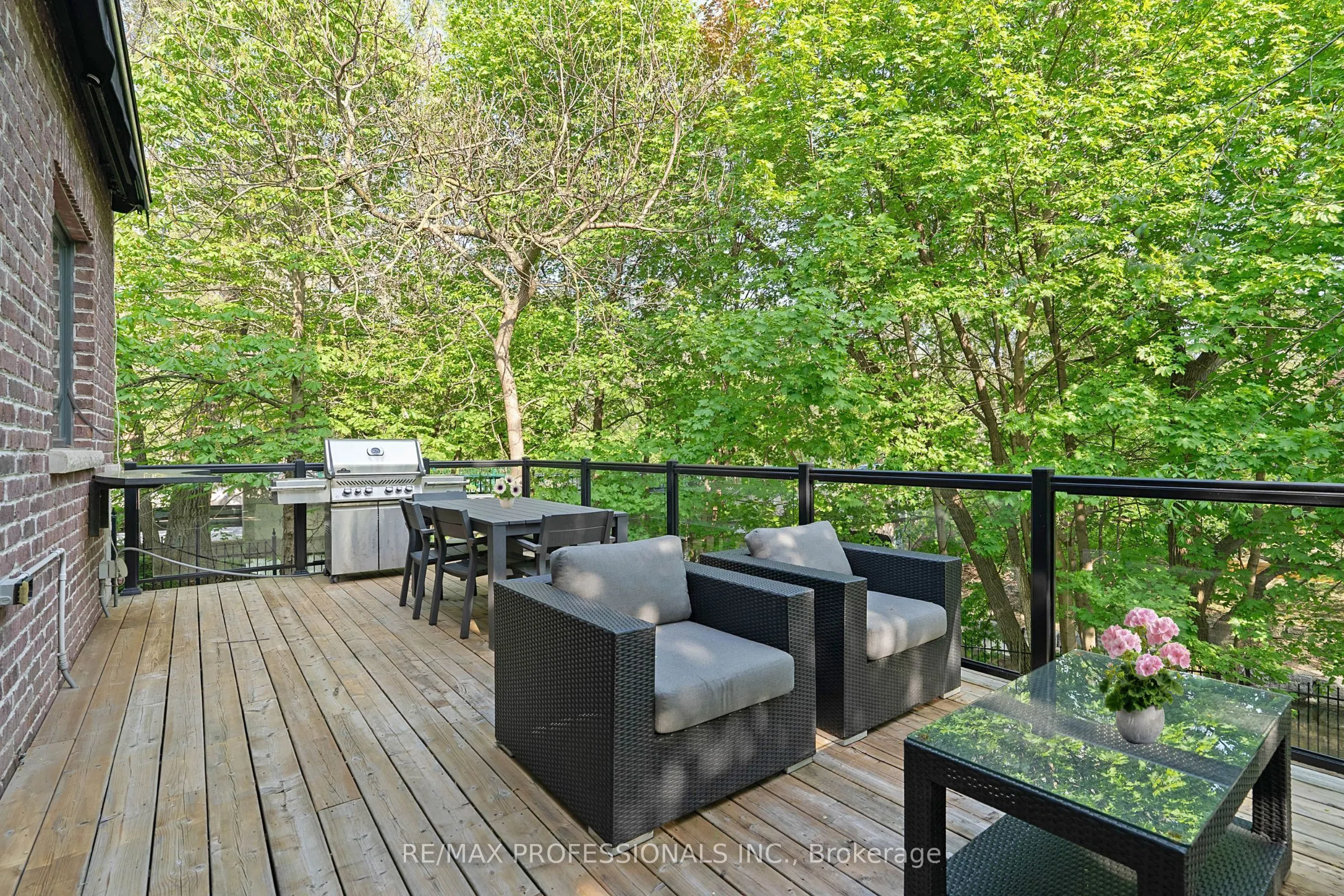 146 Thompson Avenue
