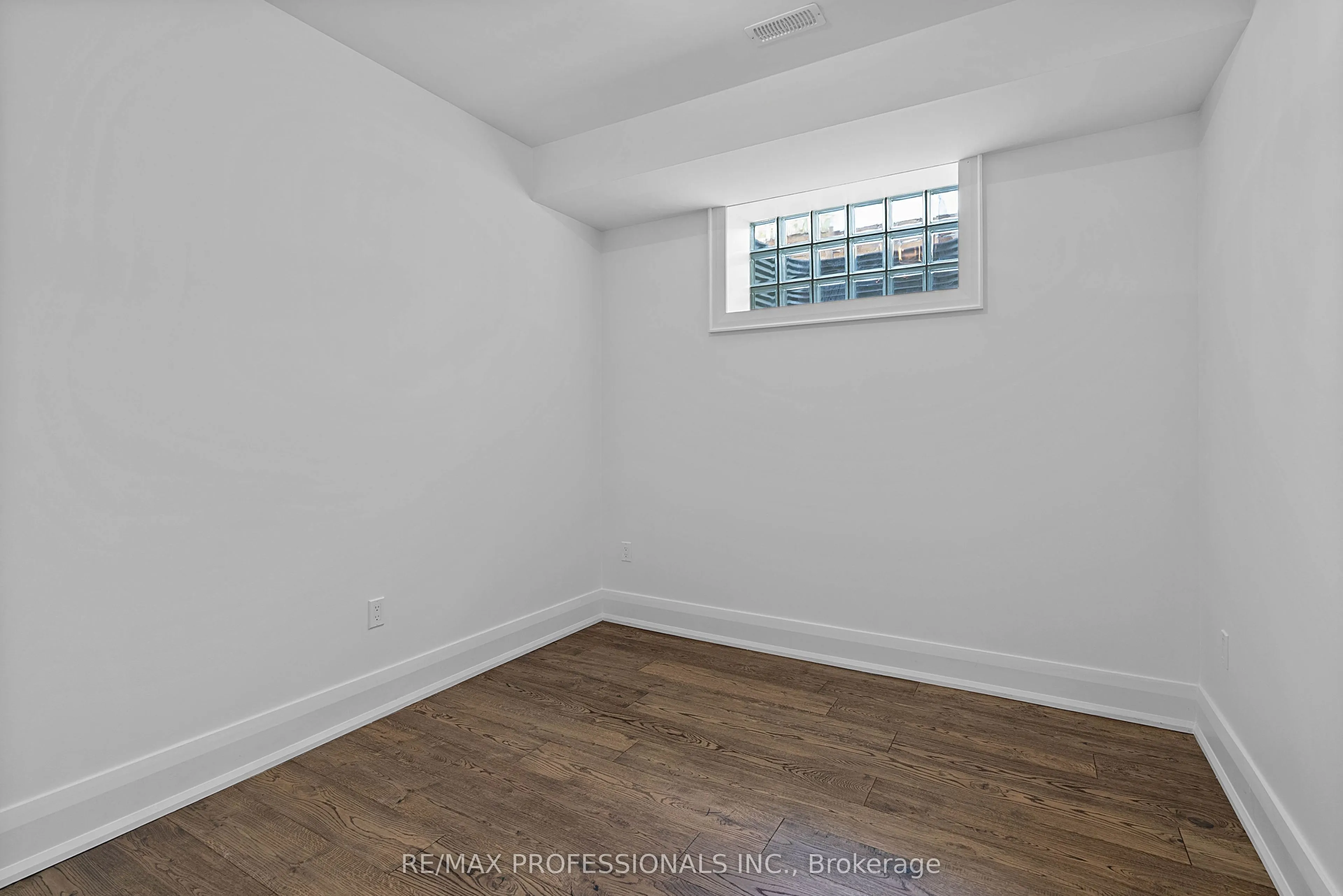 146 Thompson Avenue