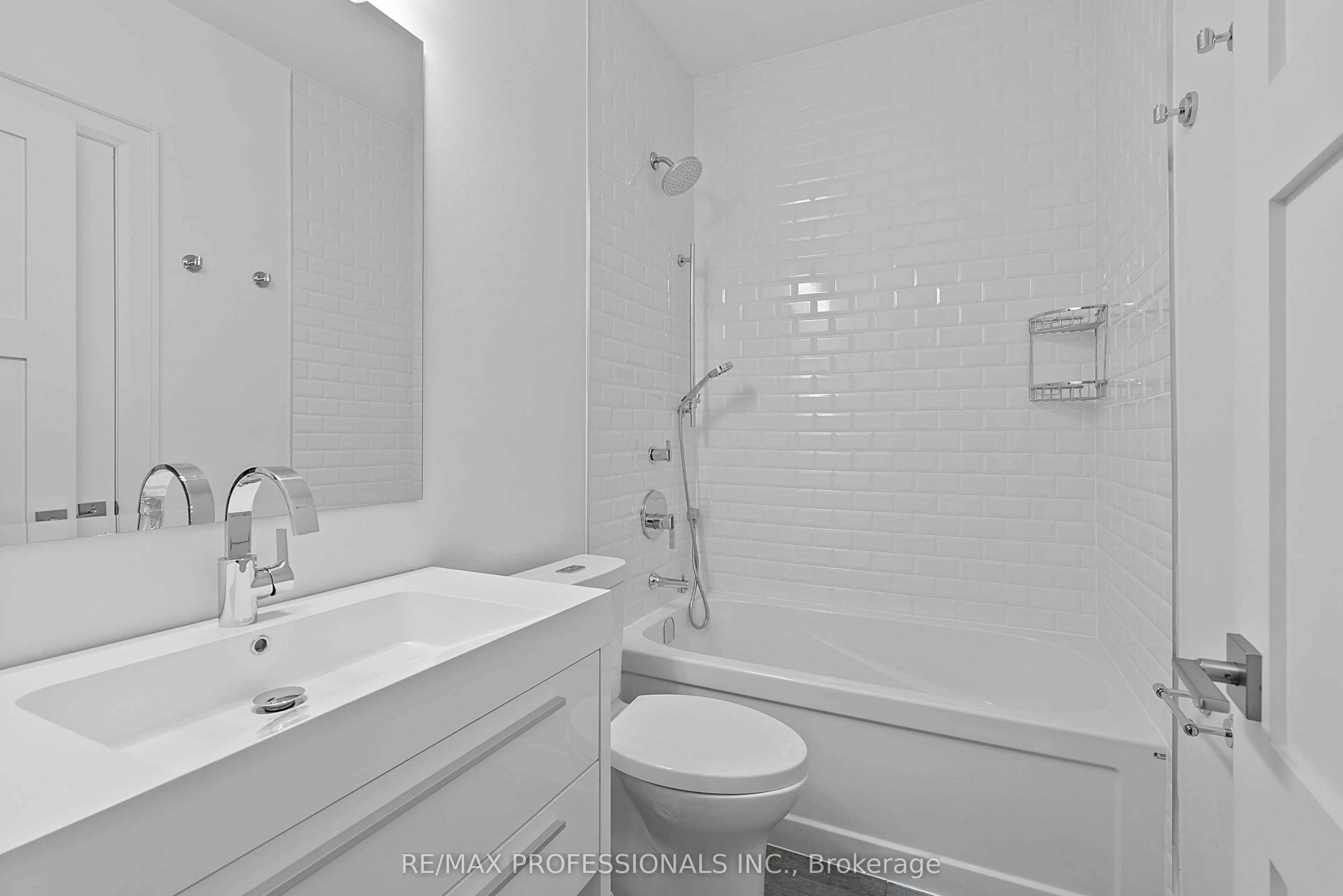 146 Thompson Avenue