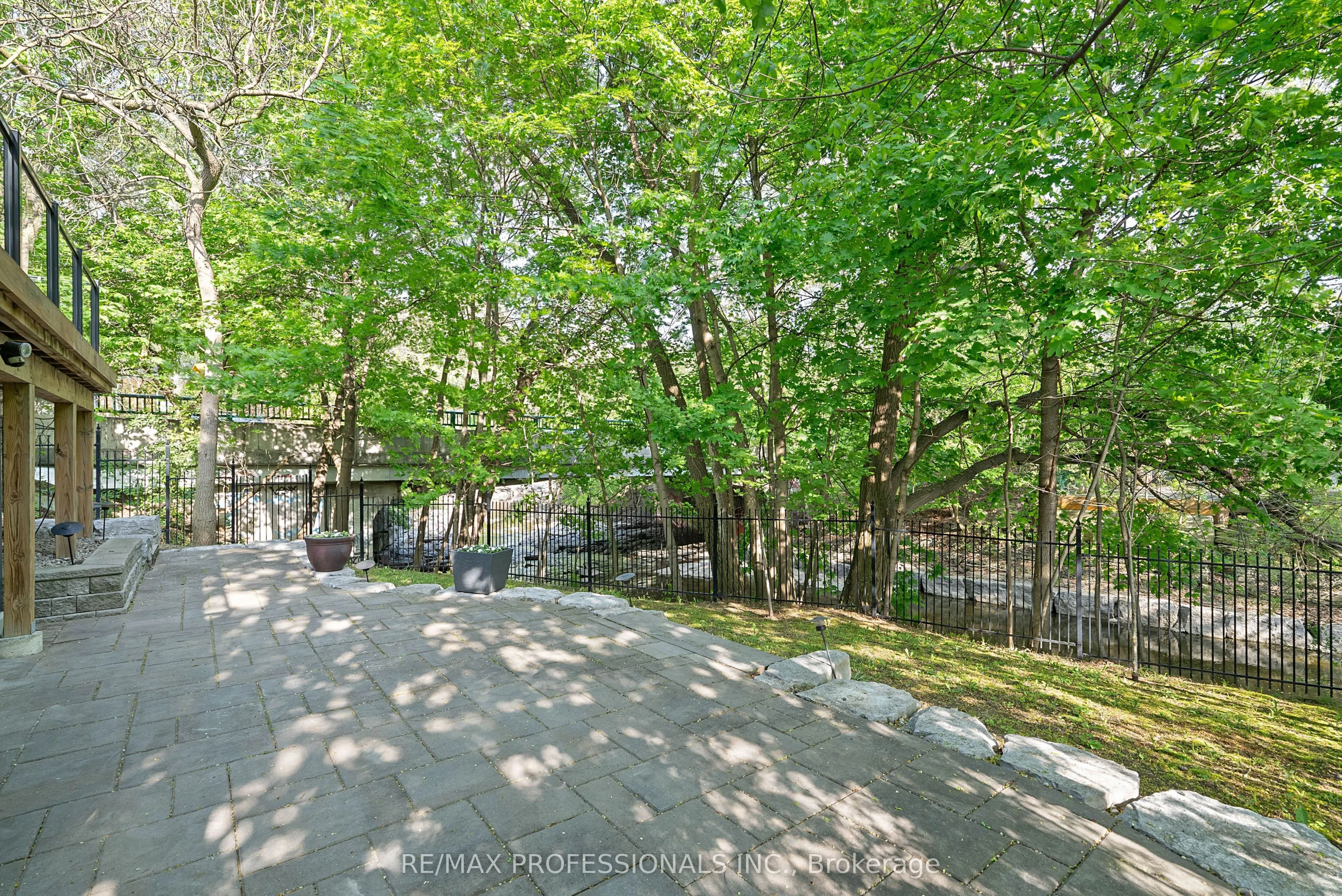 146 Thompson Avenue