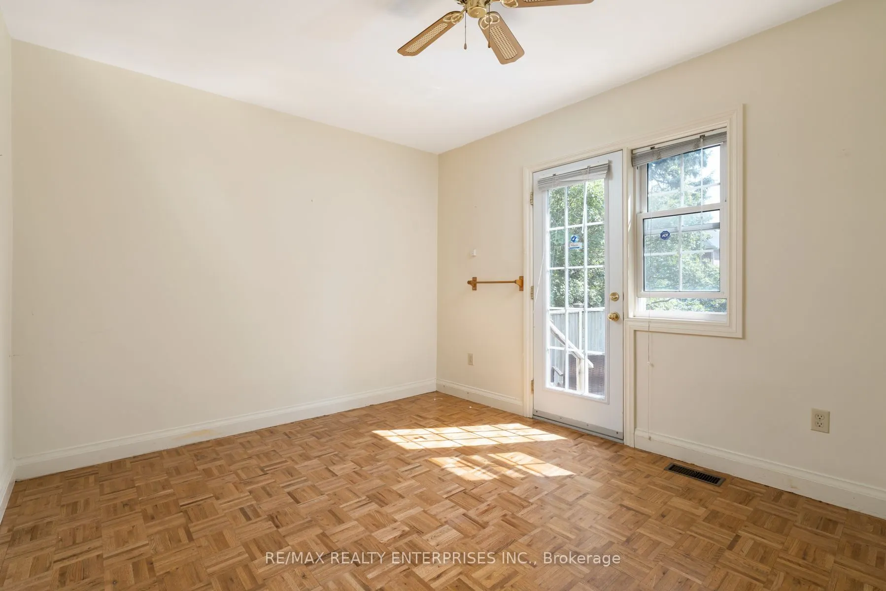 52 Briarwood Avenue