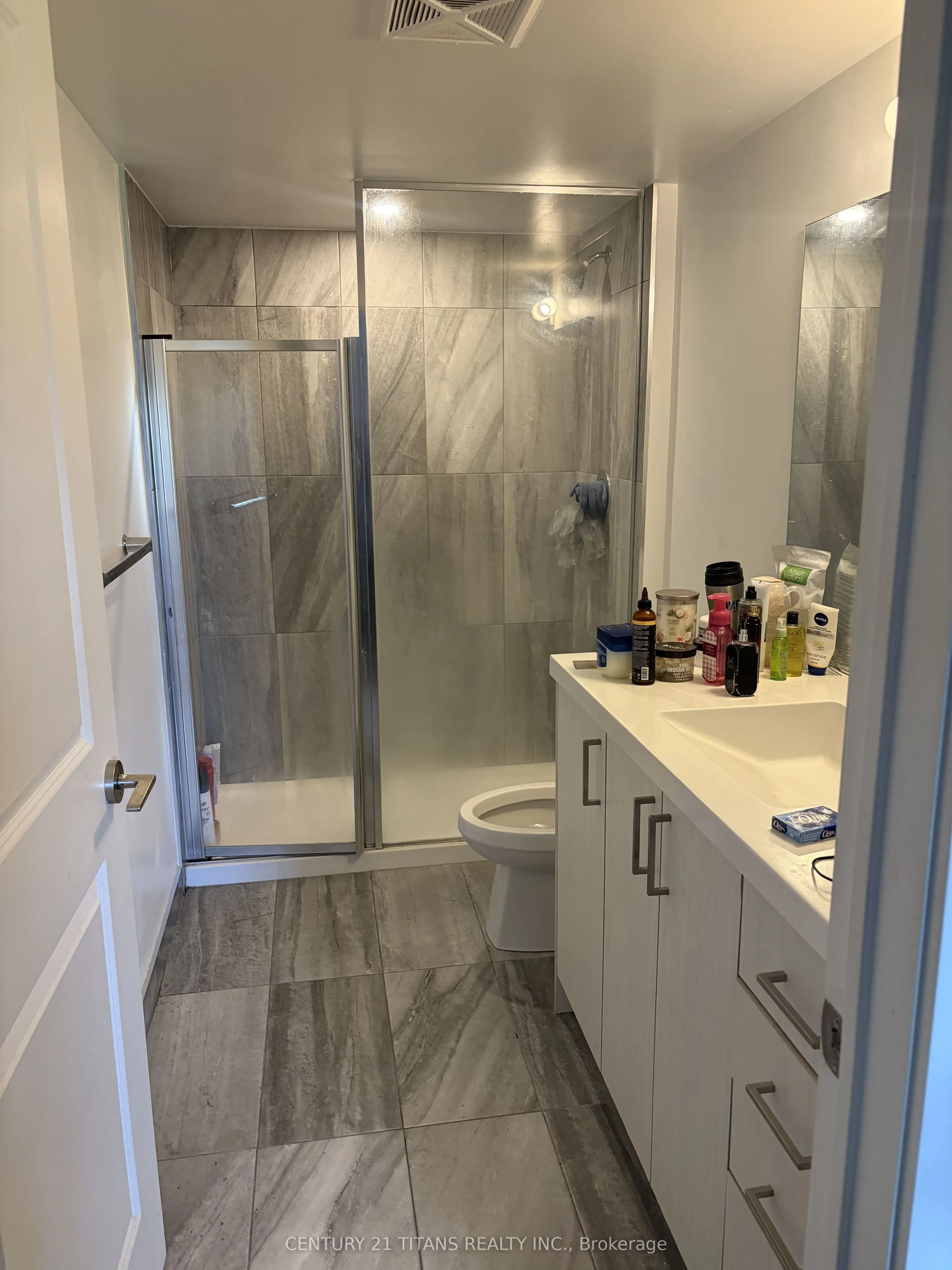 155 Downsview Park (upper 2 bedrooms) Boulevard #107