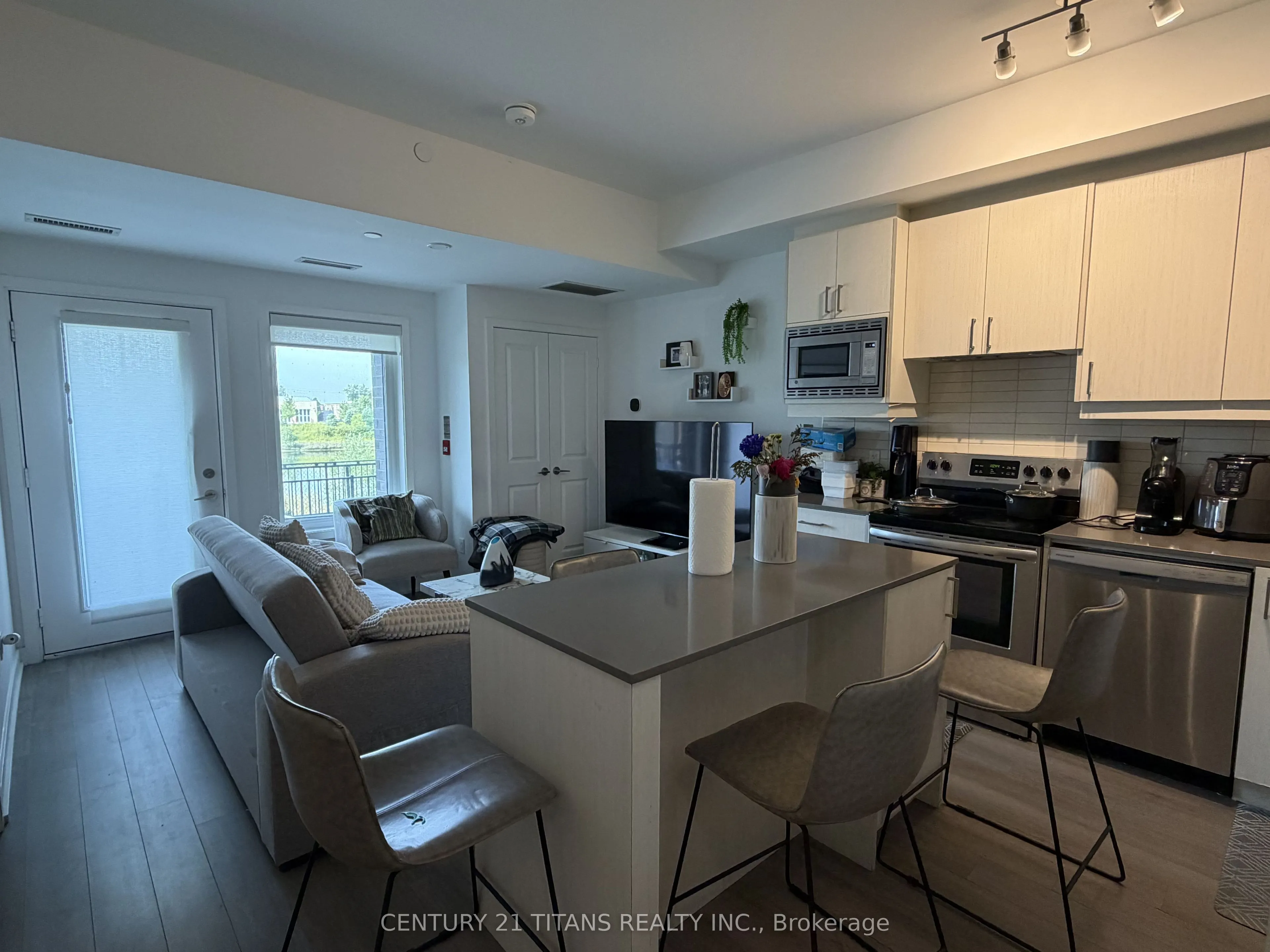 155 Downsview Park (upper 2 bedrooms) Boulevard #107