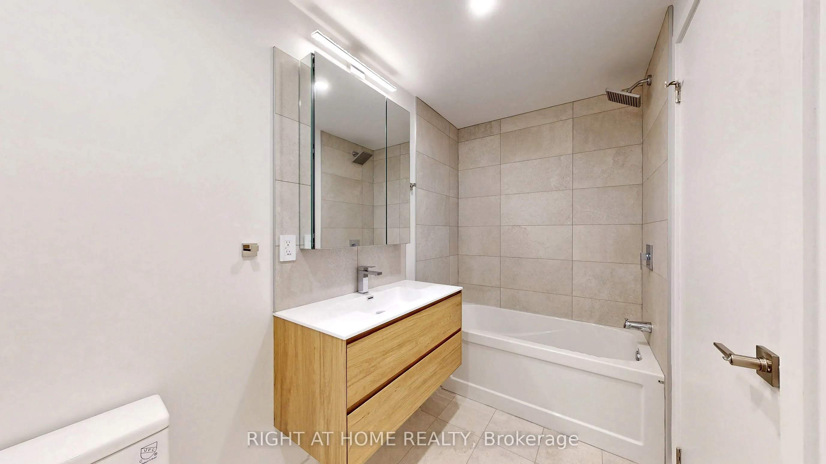 3122 Dundas Street W #Unit 3