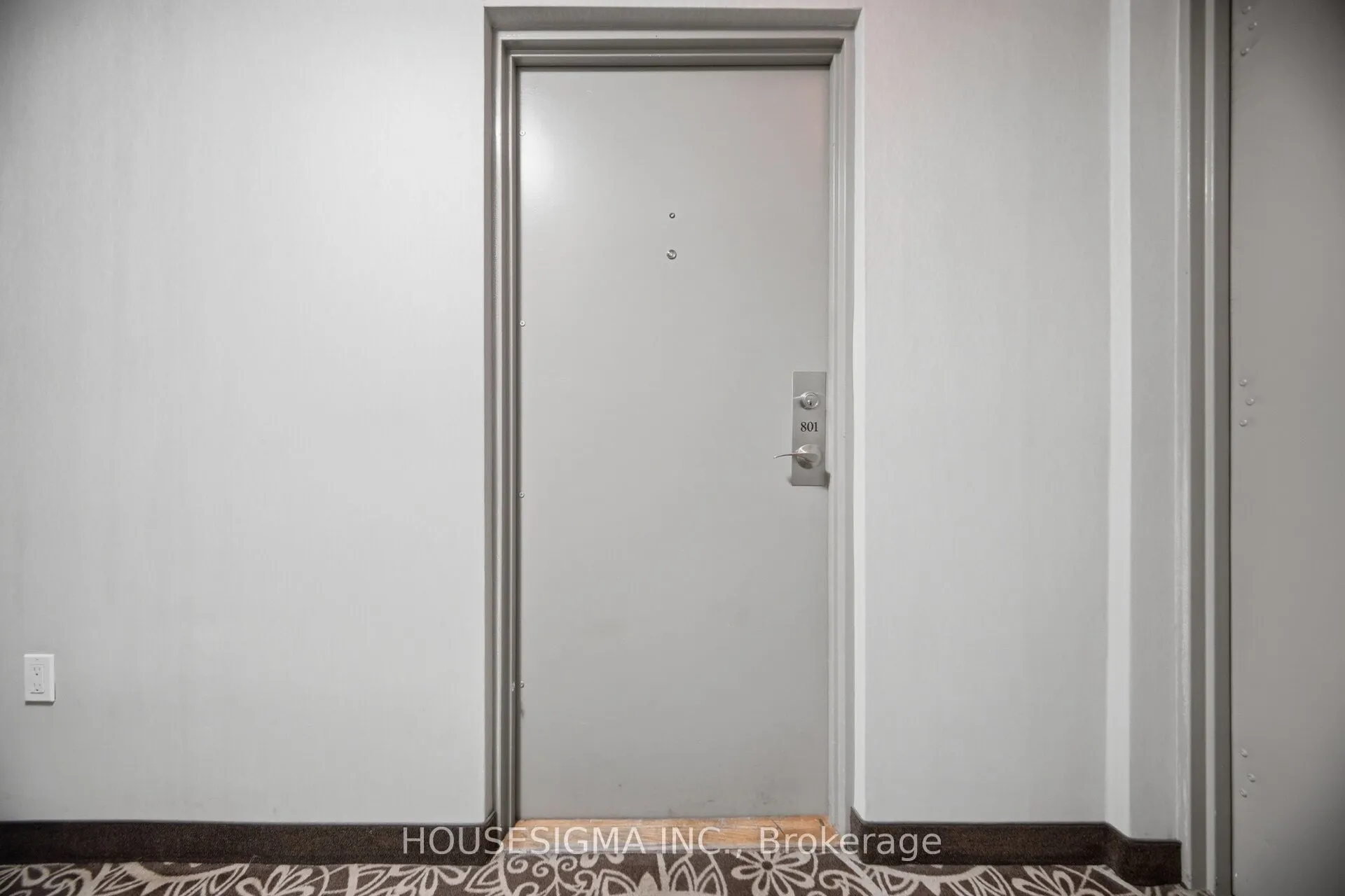 15 Elizabeth Street N #801