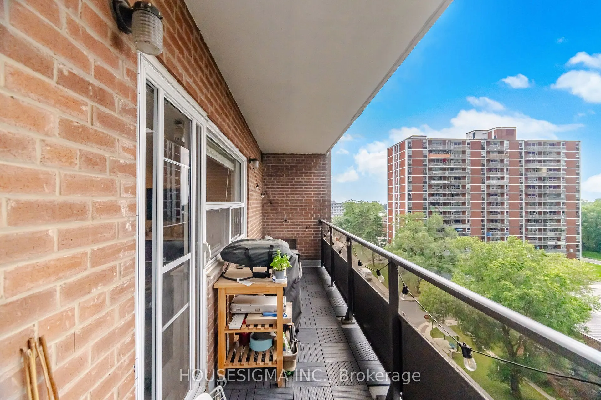 15 Elizabeth Street N #801