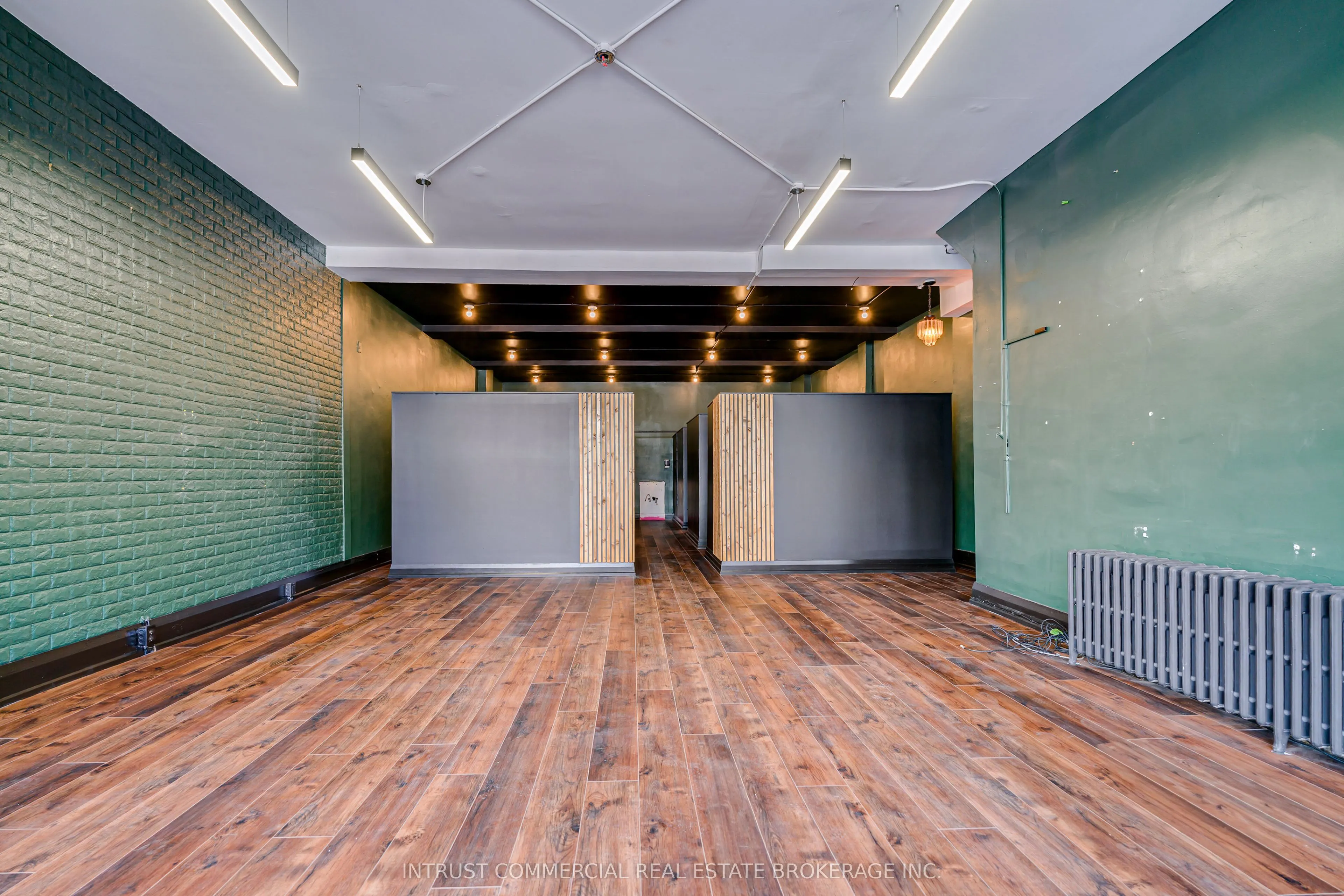 3097 Dundas Street W