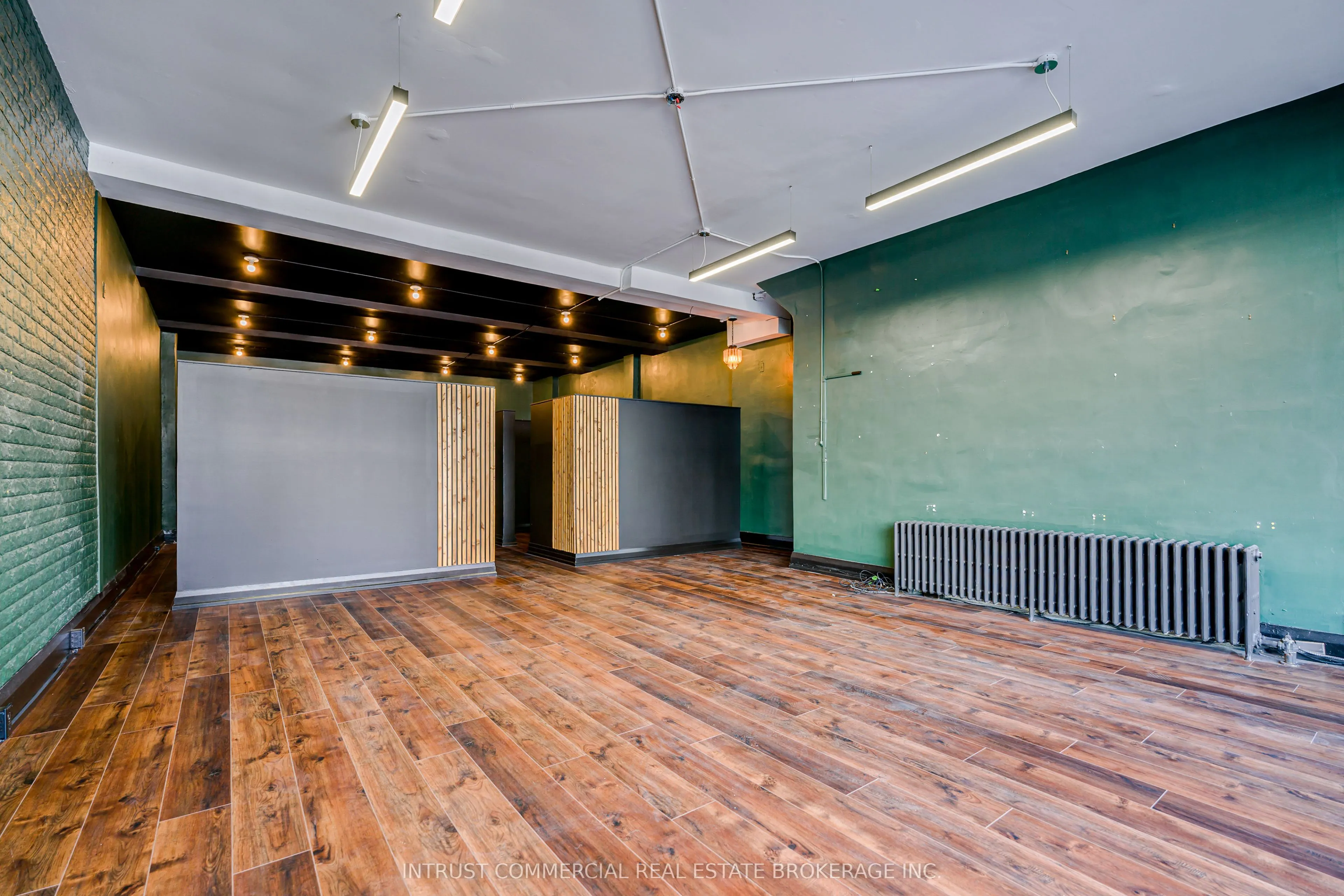 3097 Dundas Street W