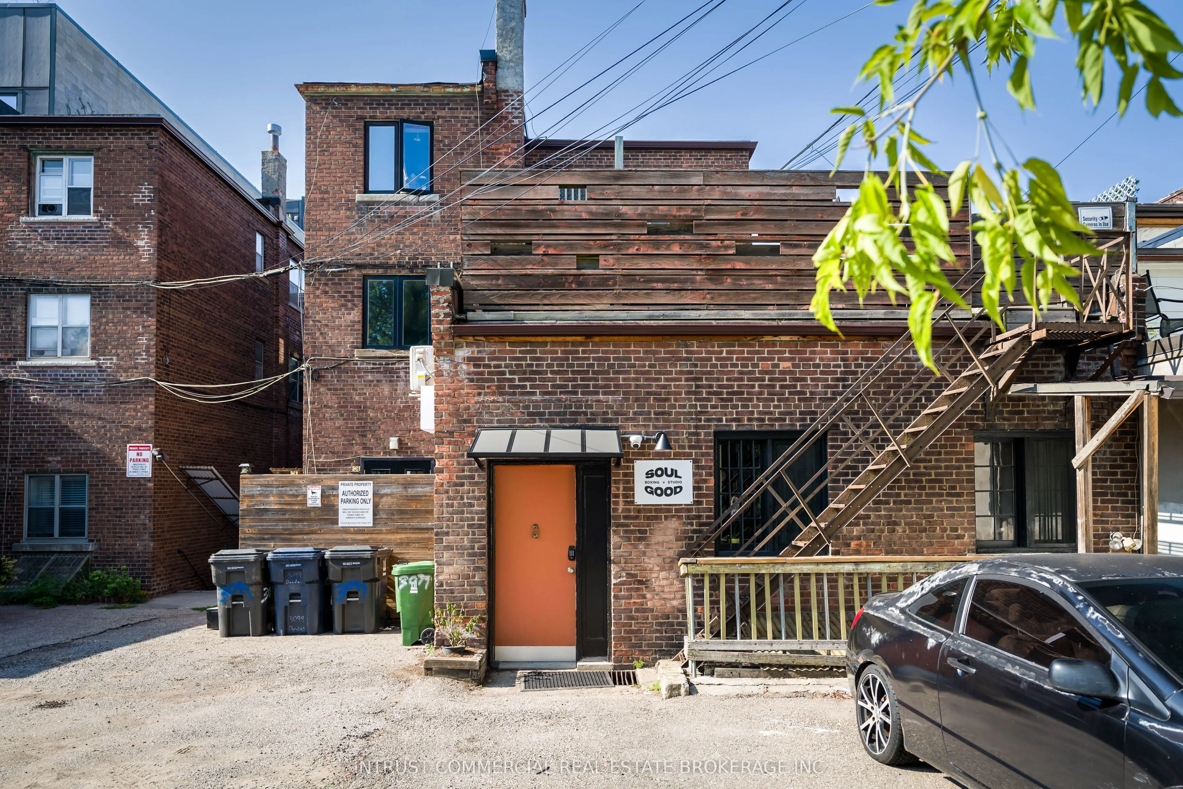 3097 Dundas Street W