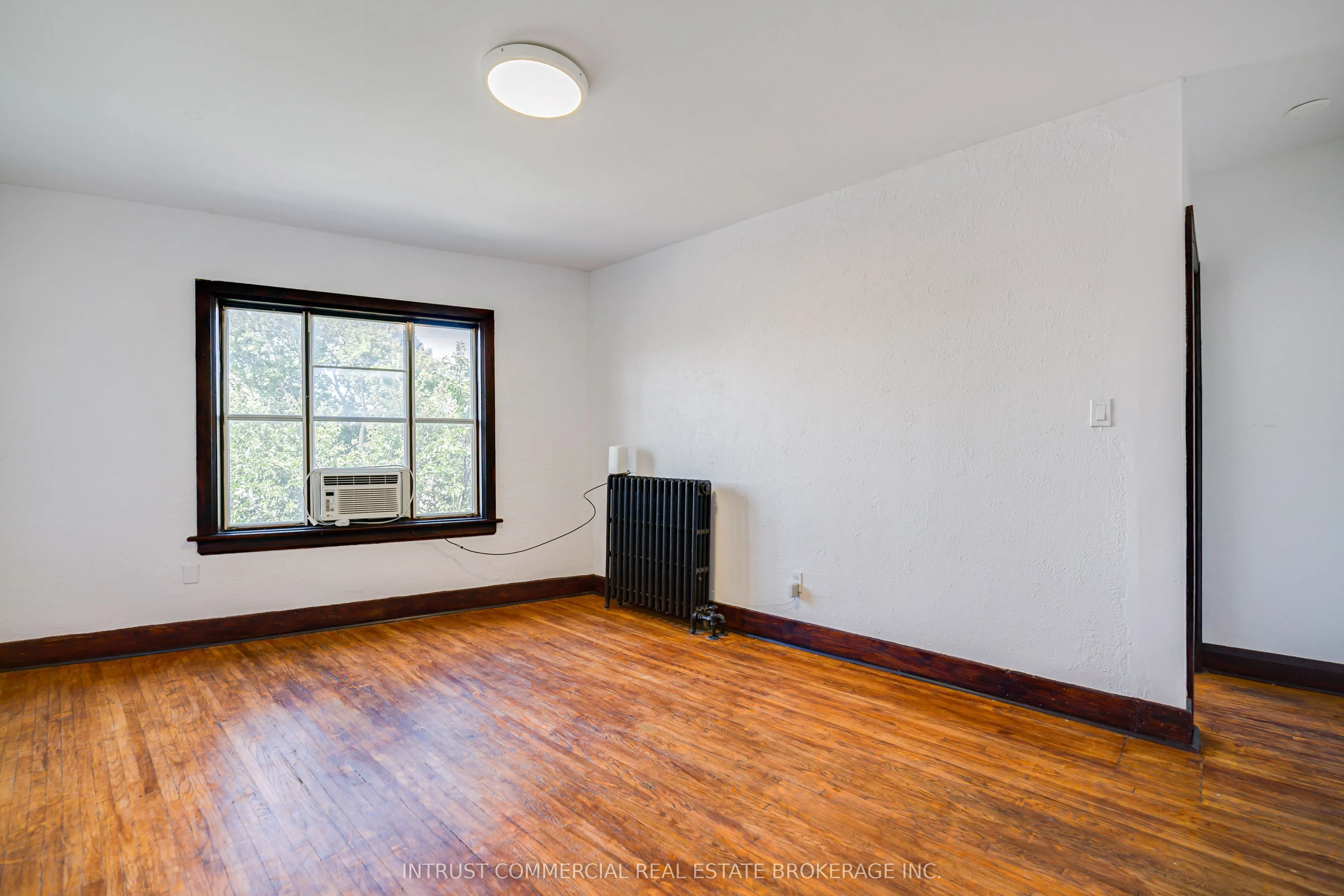 3097 Dundas Street W