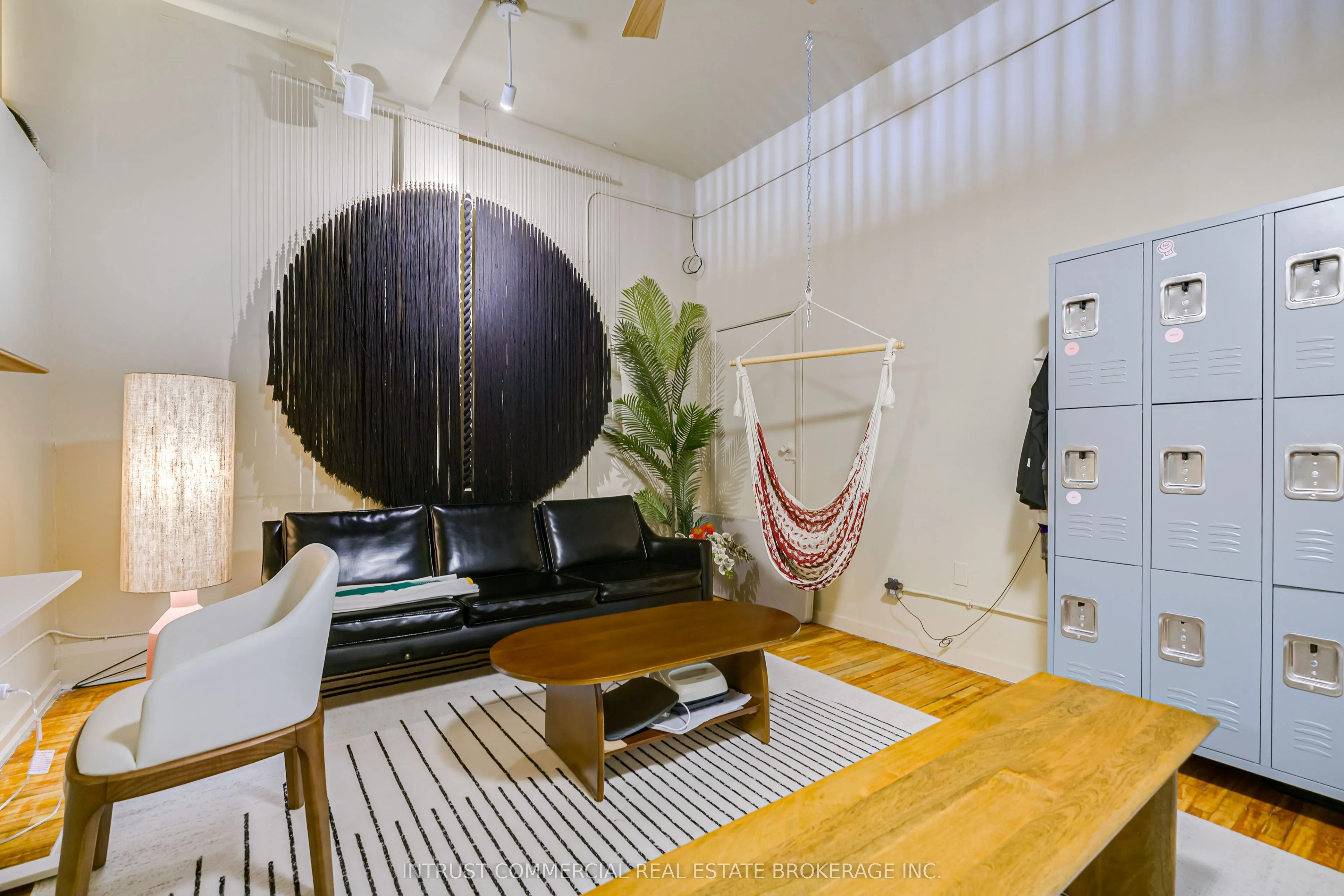 3097 Dundas Street W