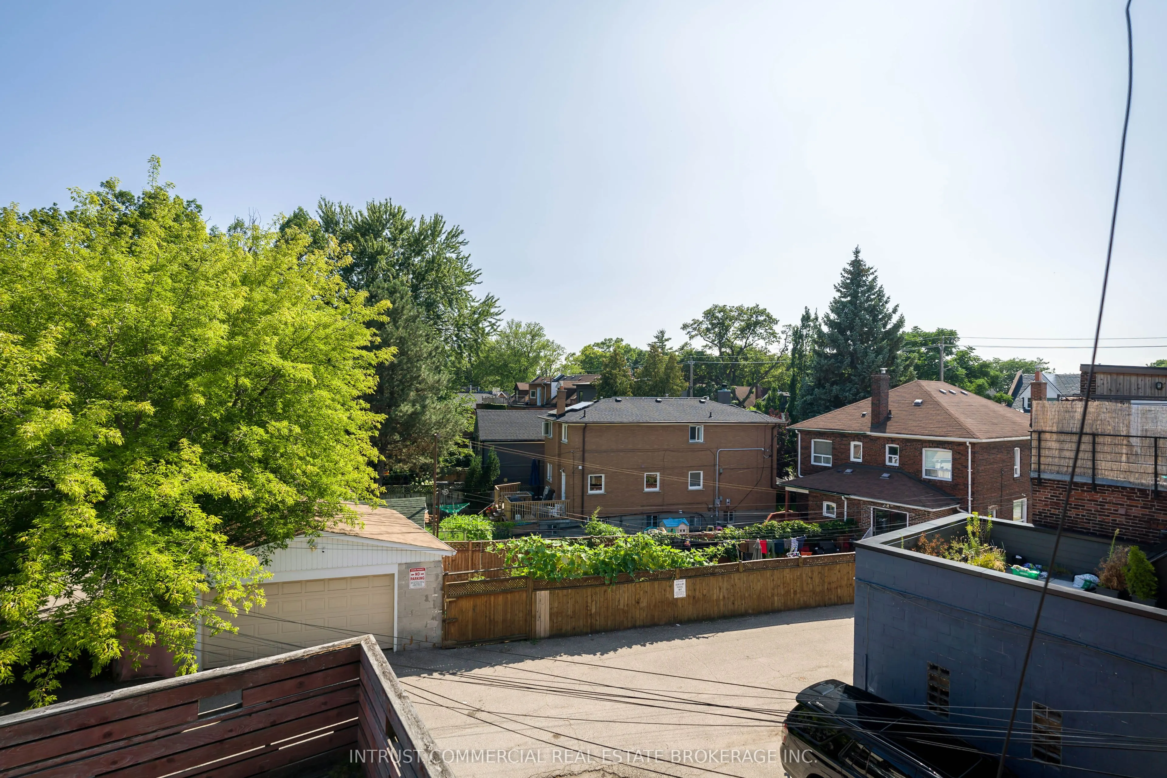 3097 Dundas Street W