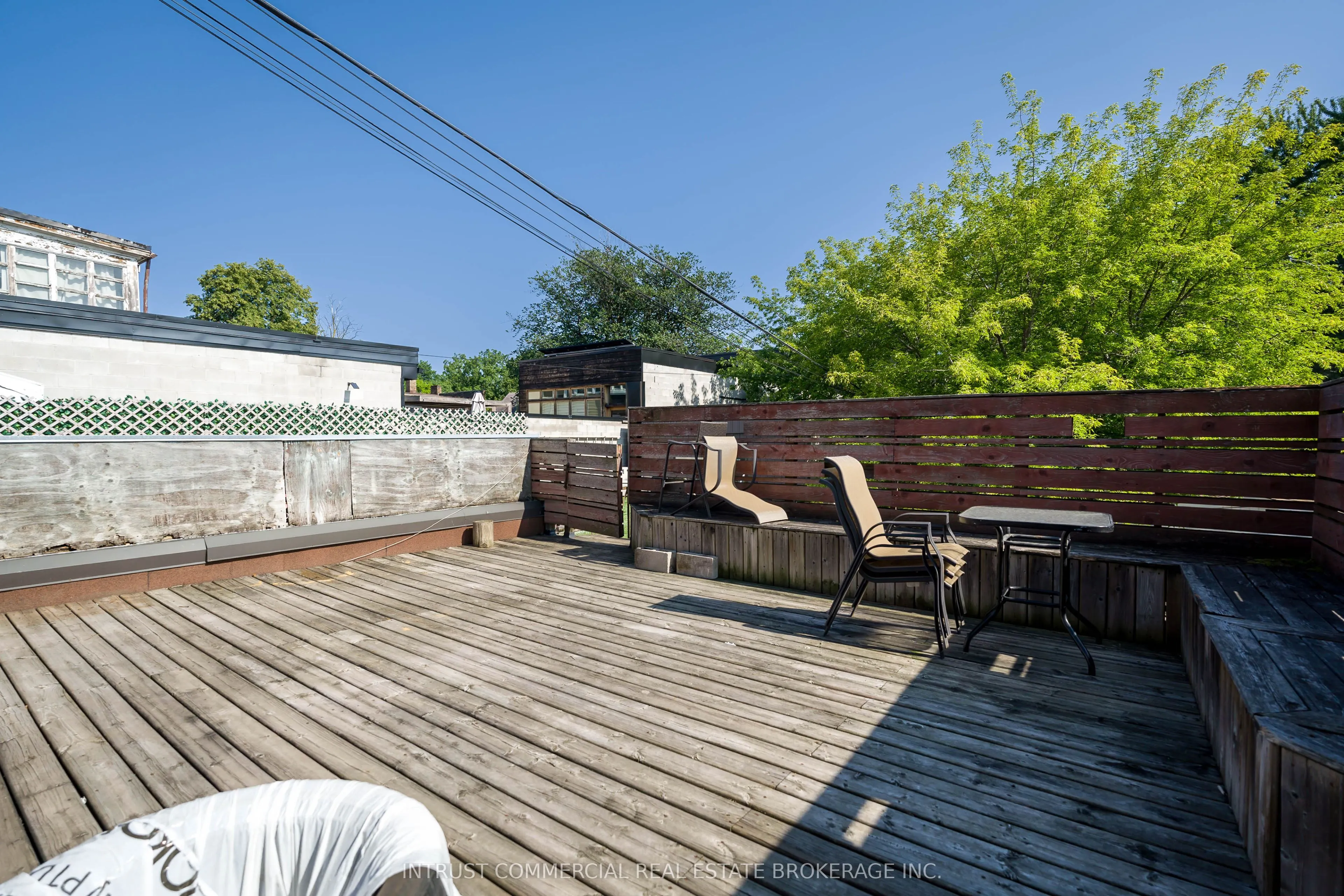 3097 Dundas Street W