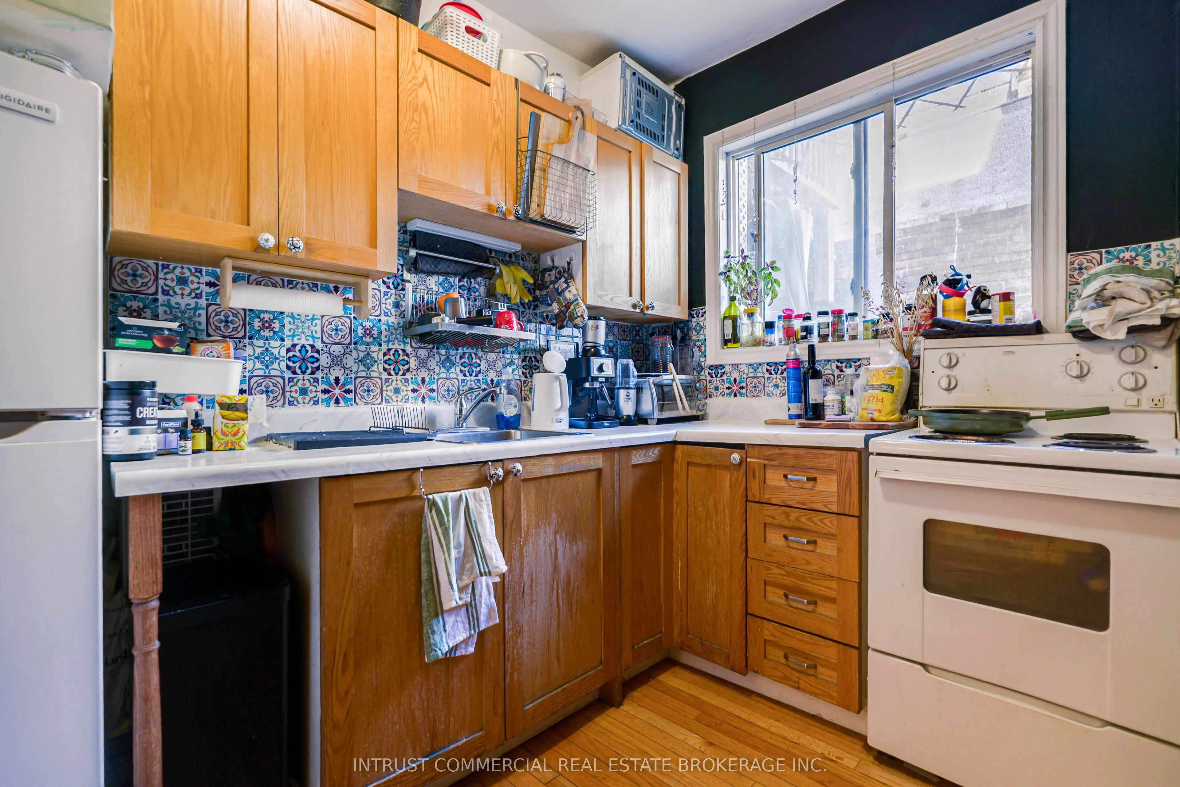 3097 Dundas Street W
