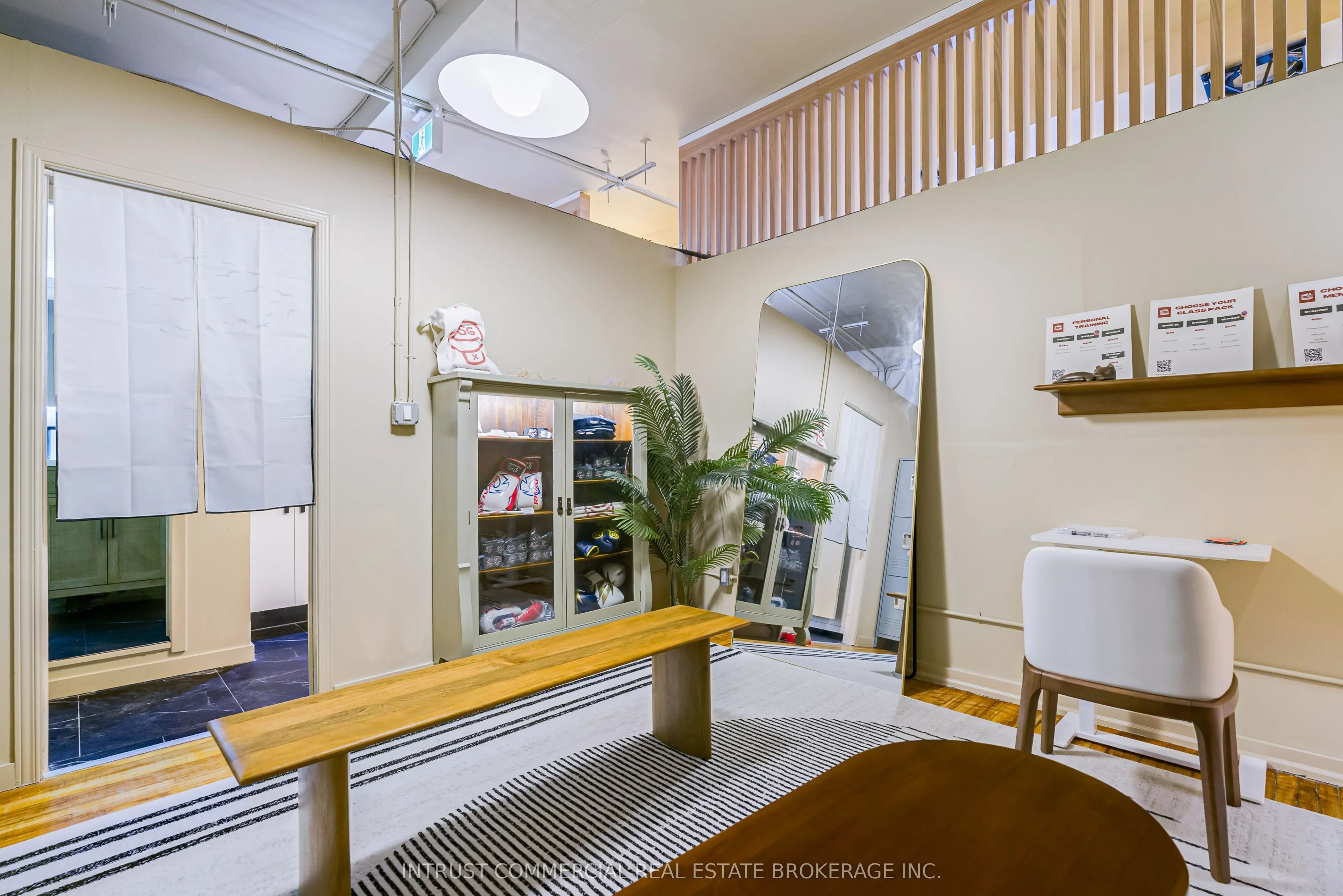 3097 Dundas Street W