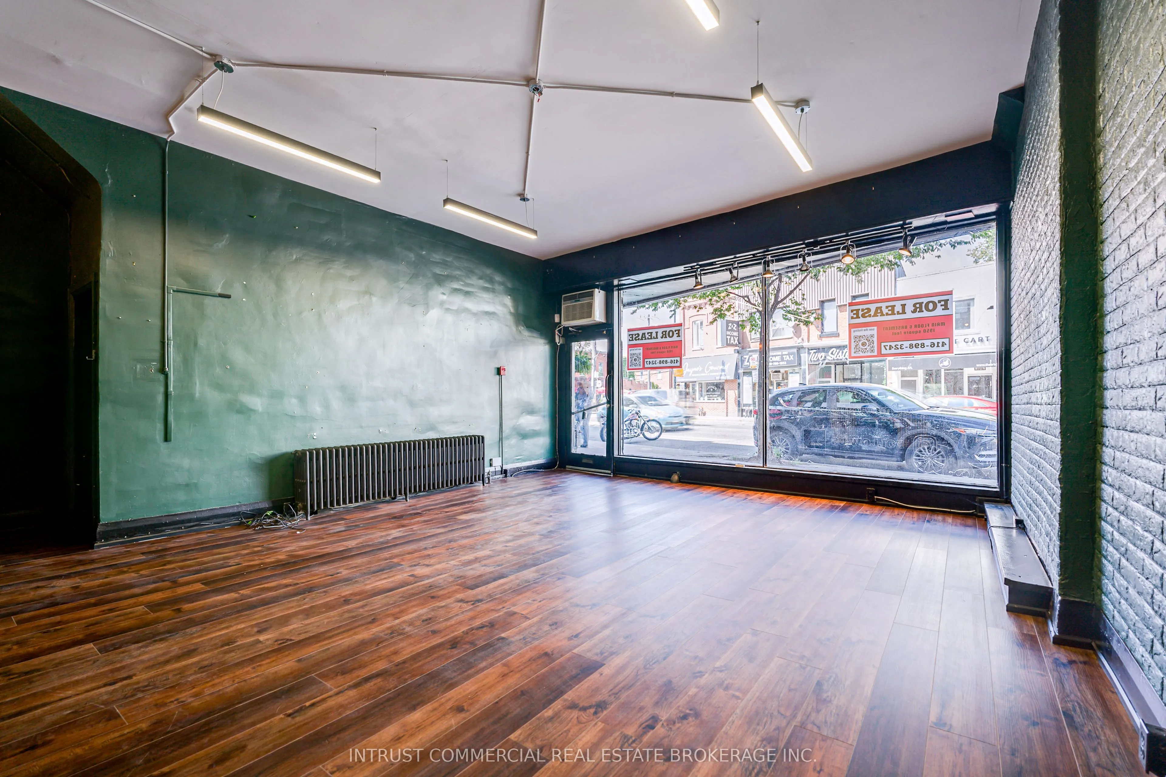 3097 Dundas Street W
