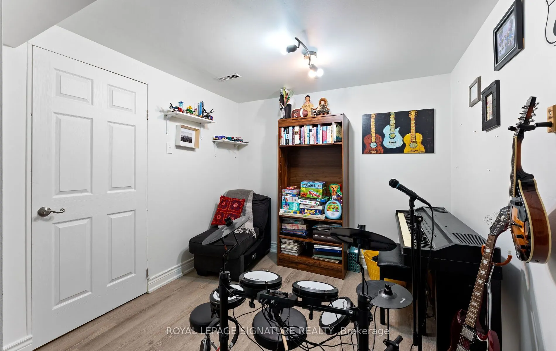 4045 Taffey Crescent