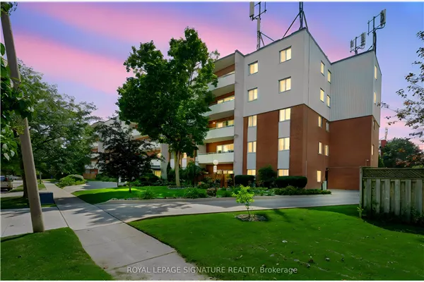 2485 Woking Crescent
