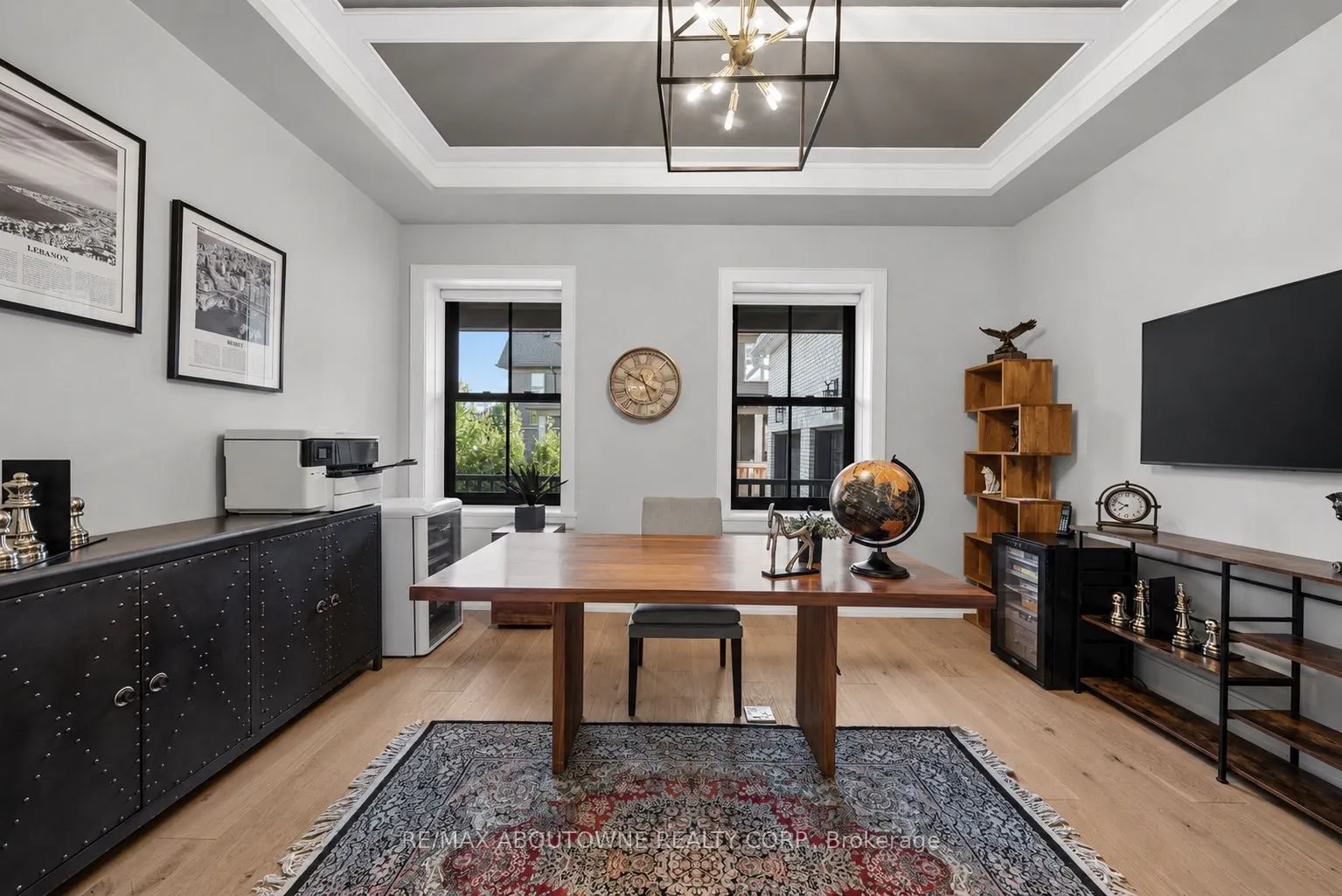489 Lakeshore Road W