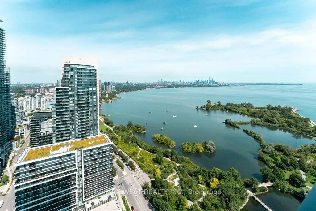 20 Shore Breeze Drive #3206