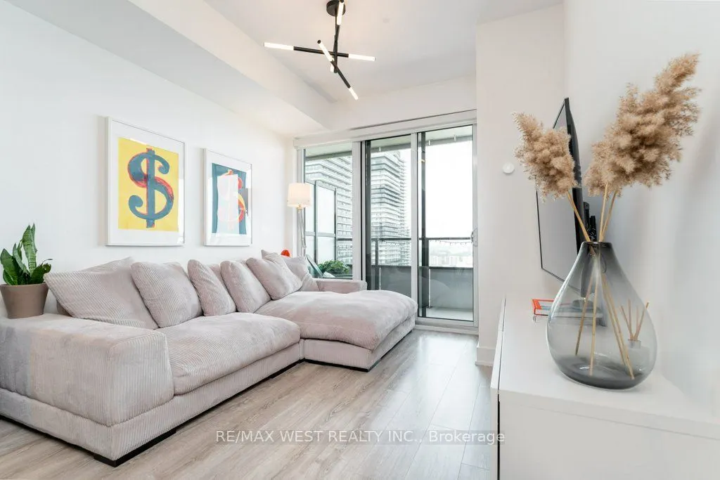 20 Shore Breeze Drive #3206