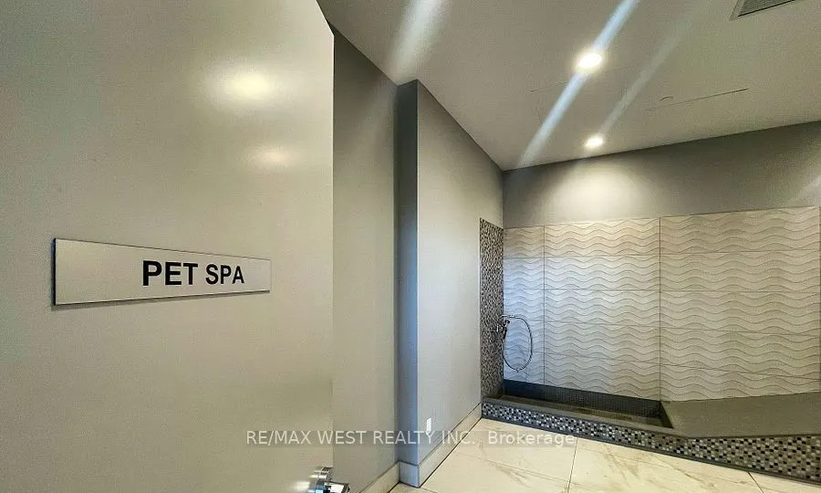 20 Shore Breeze Drive #3206