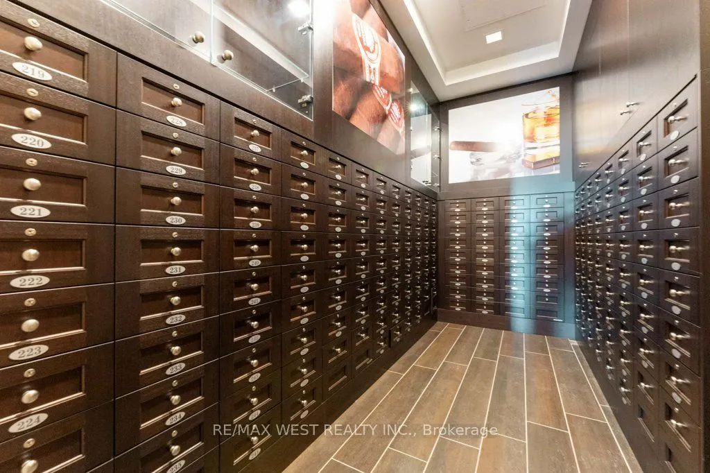 20 Shore Breeze Drive #3206