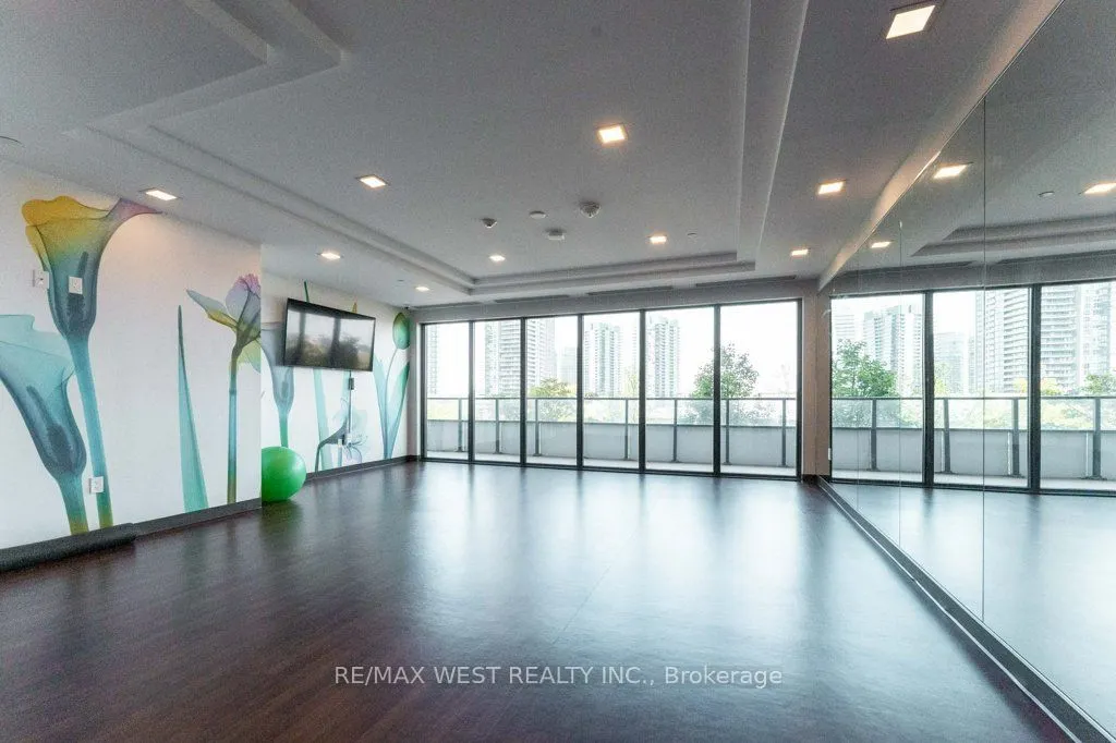 20 Shore Breeze Drive #3206